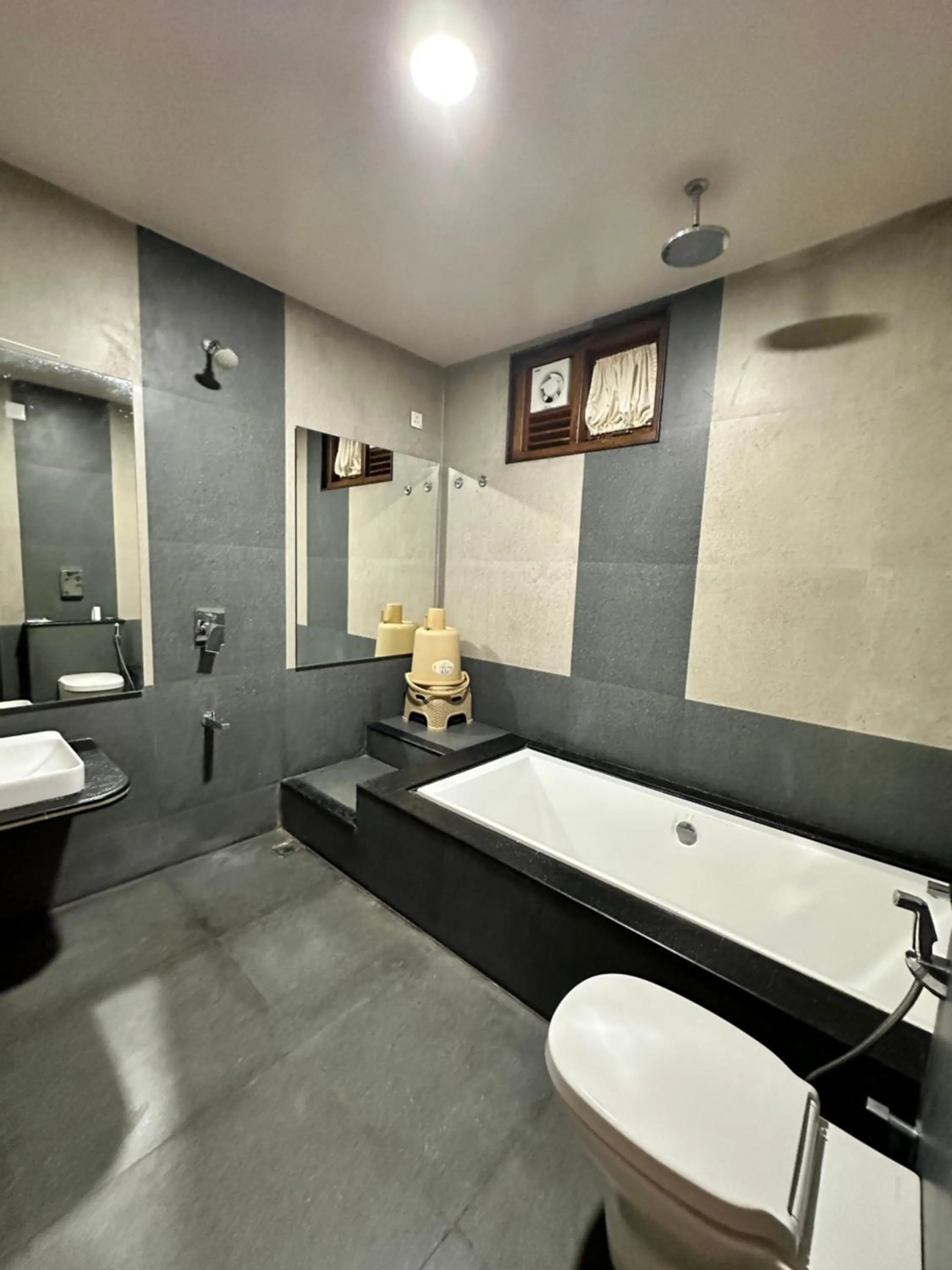 Toilet in Singaras Coffee Country