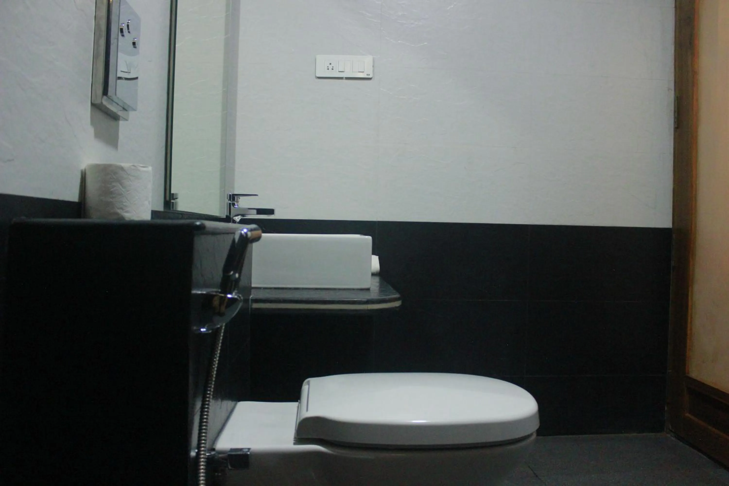 Bathroom in Singaras Coffee Country