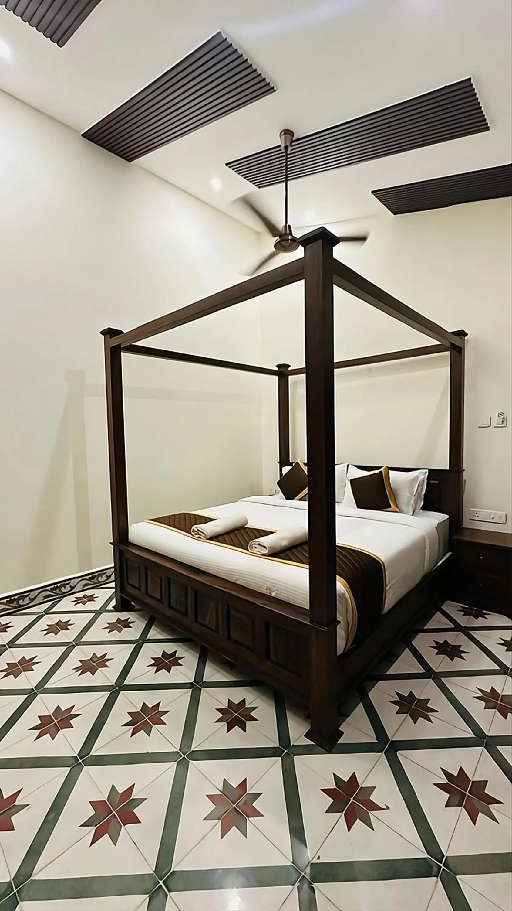 Bedroom, Bed in Singaras Coffee Country