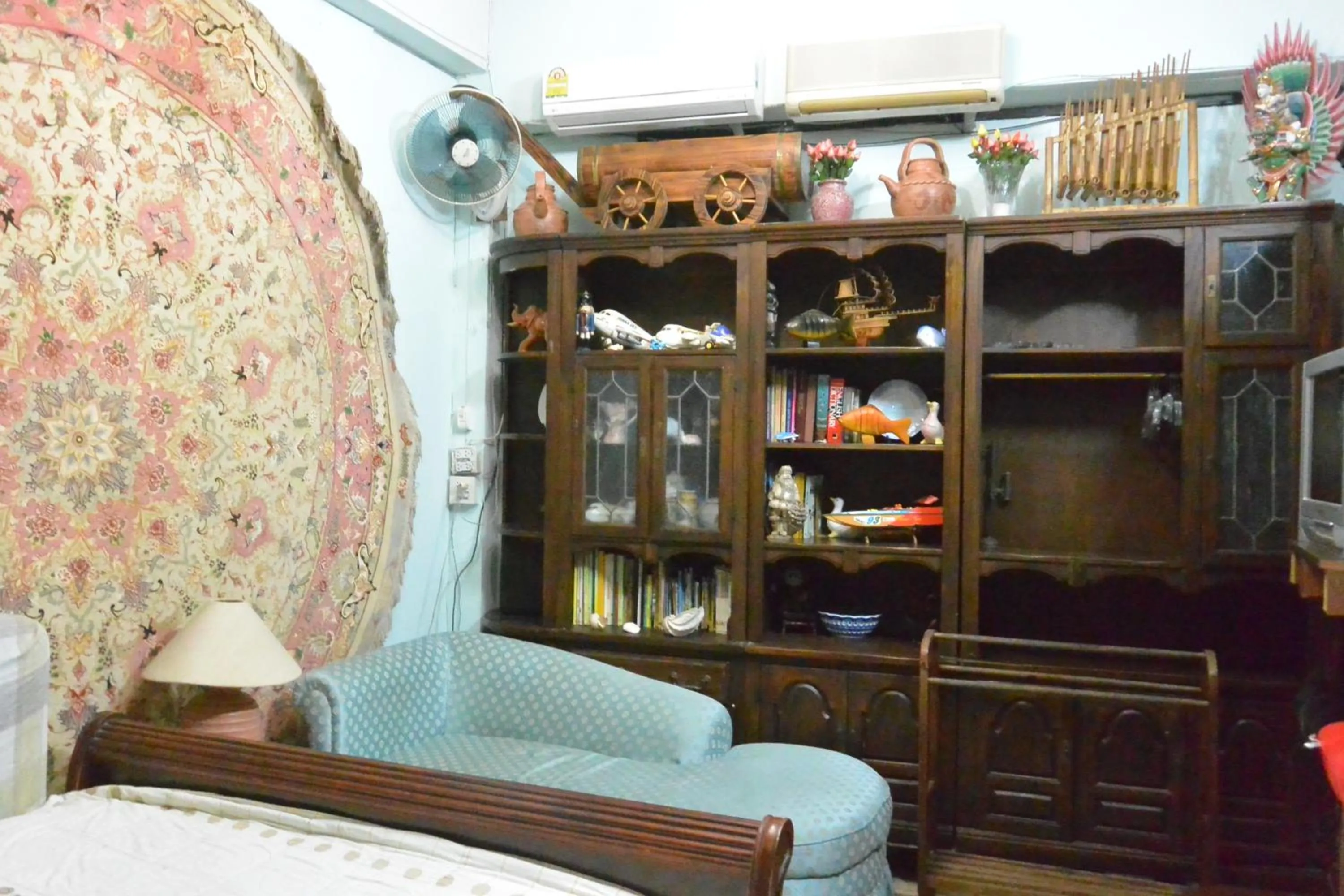 Decorative detail, Bed in King's Home Hua Hin Homestay