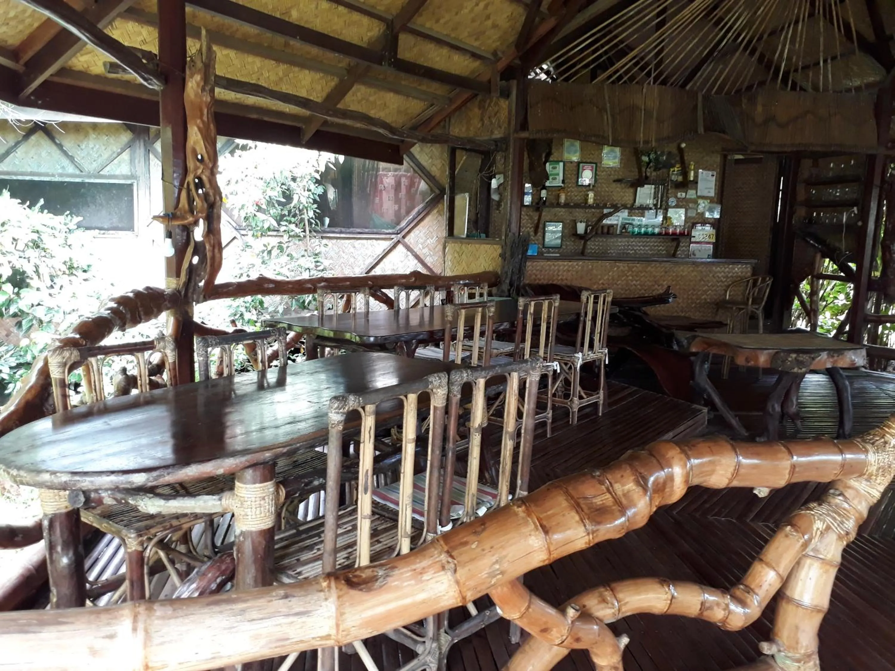 Restaurant/places to eat in Dabdab Tourist Inn