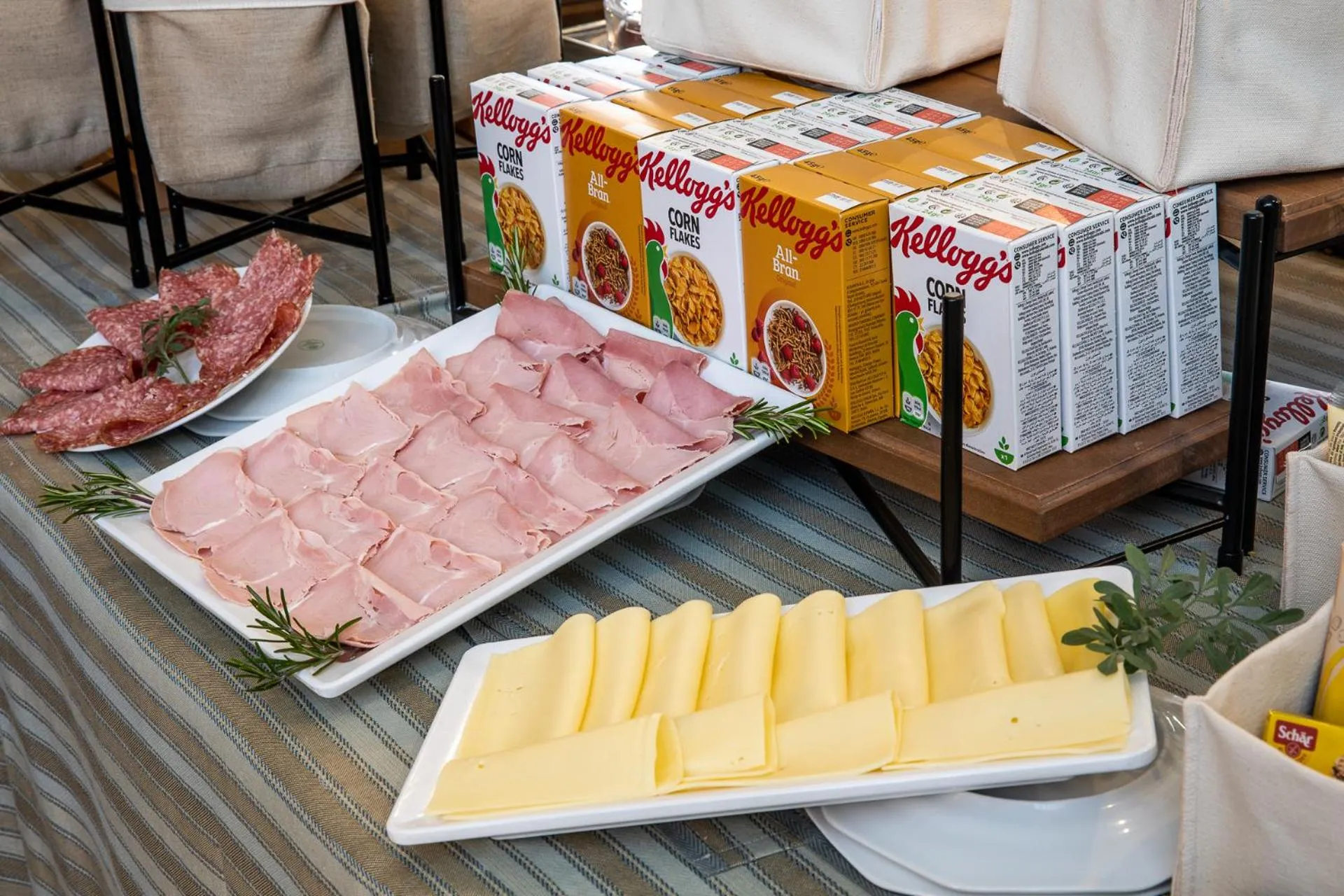 Buffet breakfast in Hotel Vittoria