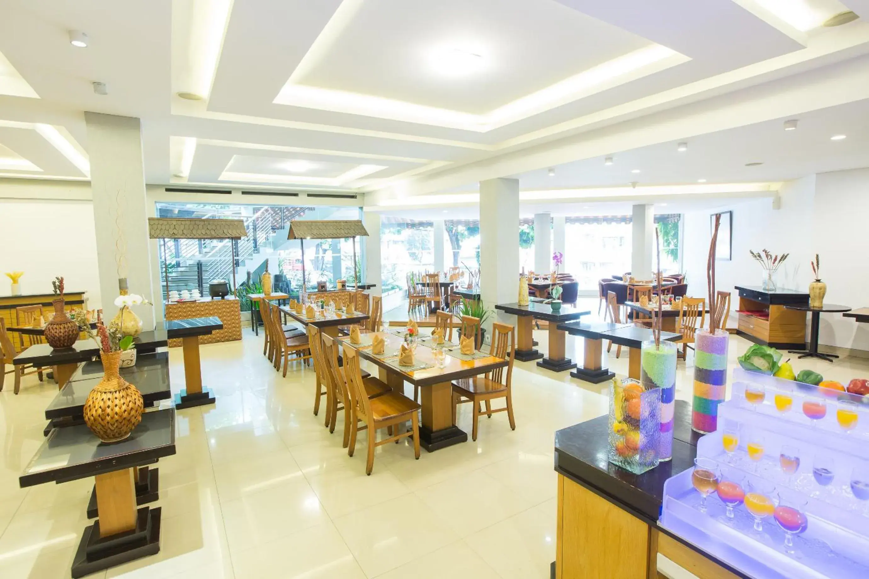 Restaurant/Places to Eat in Gumilang Regency Hotel by Gumilang Hospitality