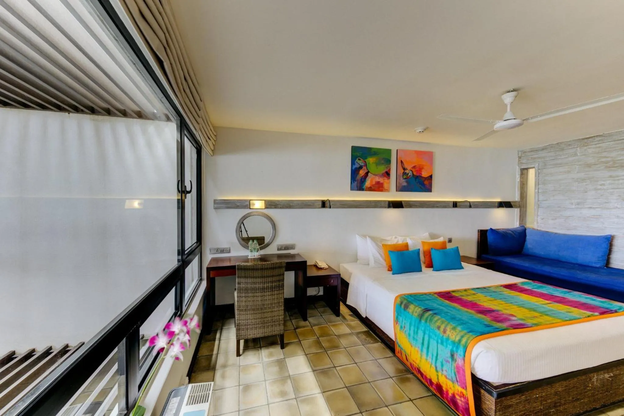 Photo of the whole room, Bed in Hikka Tranz by Cinnamon