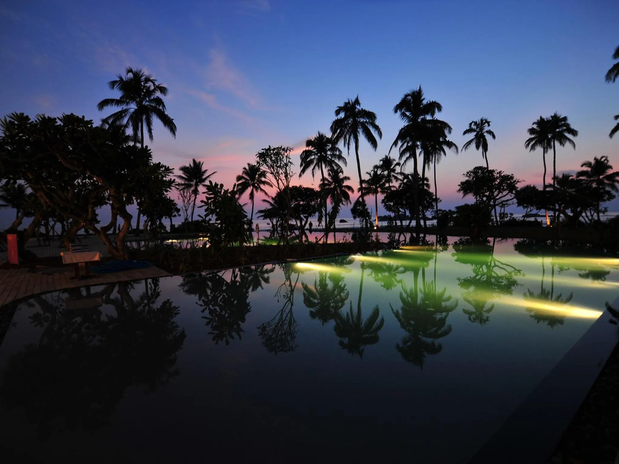 Swimming pool in Hikka Tranz by Cinnamon