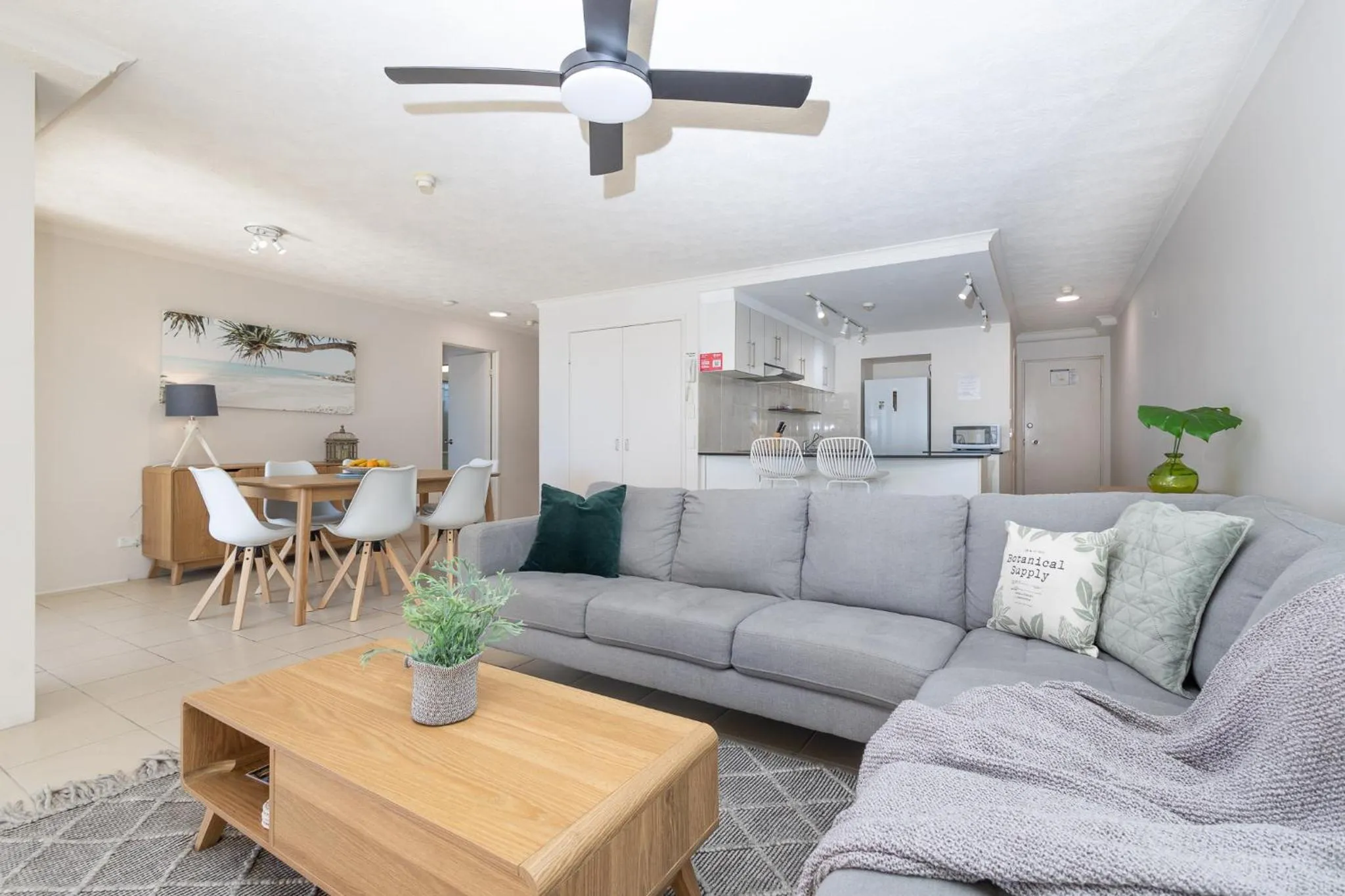 Kitchen or kitchenette in Bayview Beach Holiday Apartments