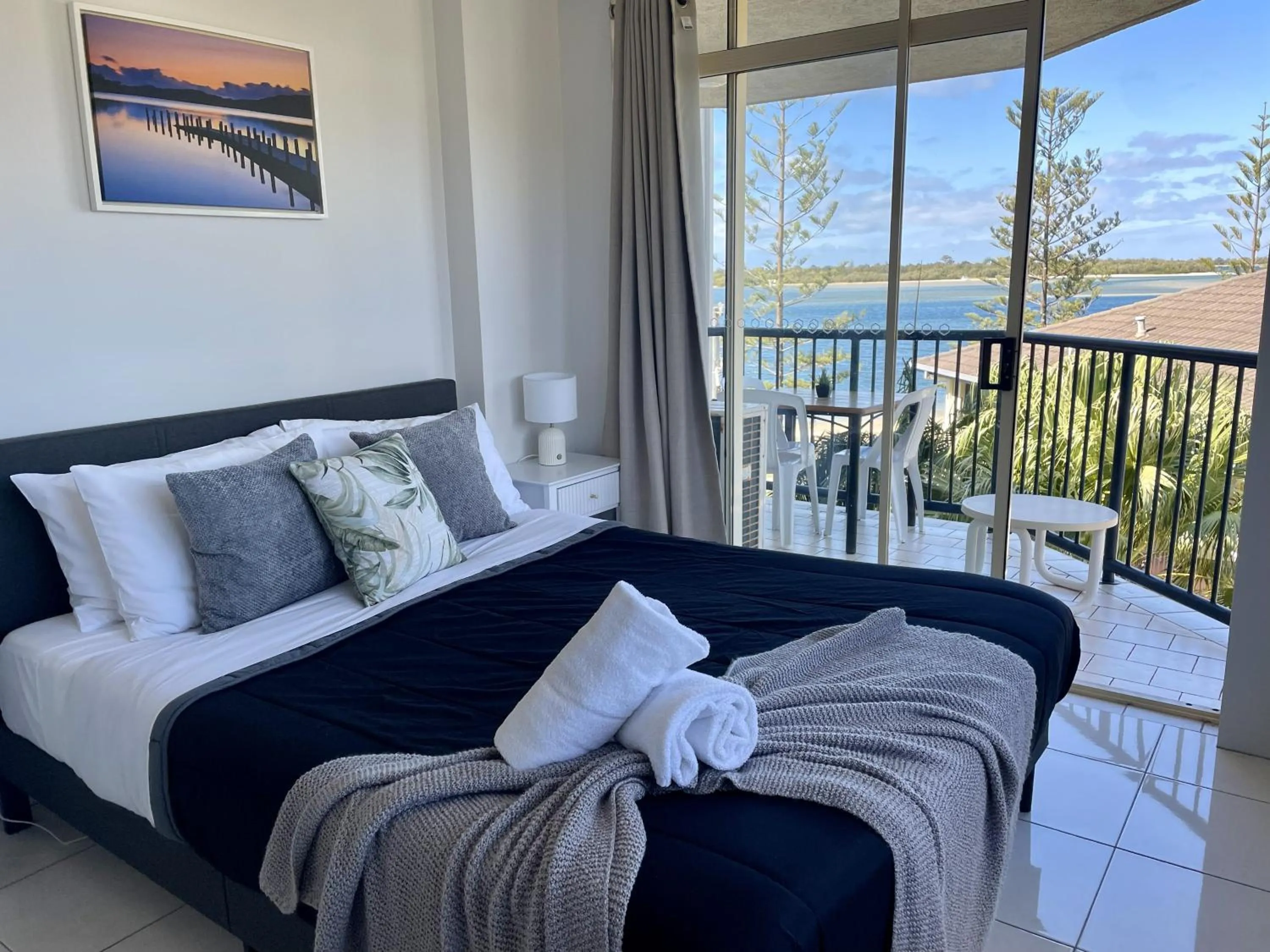 Bedroom, Bed in Bayview Beach Holiday Apartments