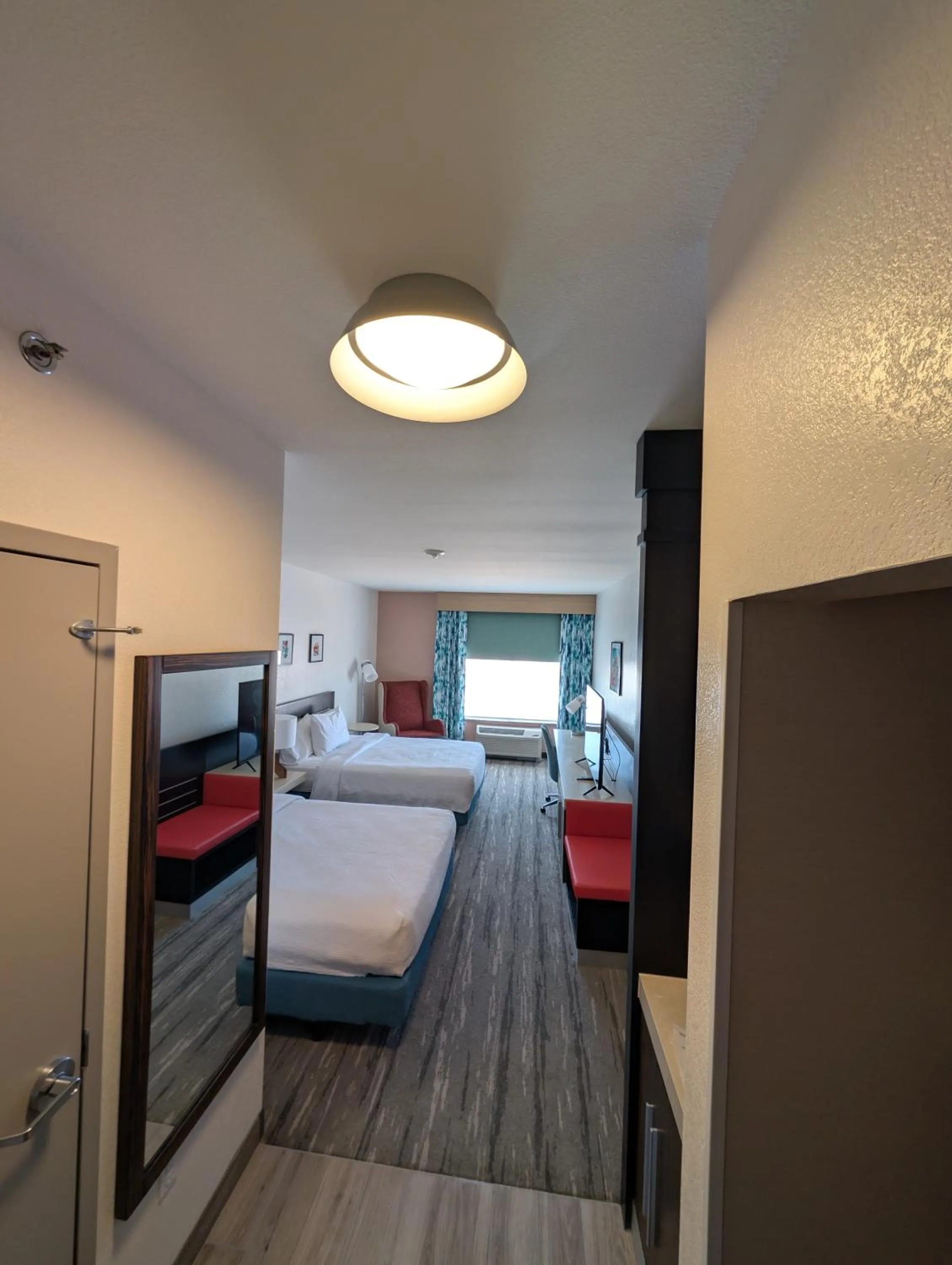 Bedroom, Bed in Hilton Garden Inn Las Vegas Strip South