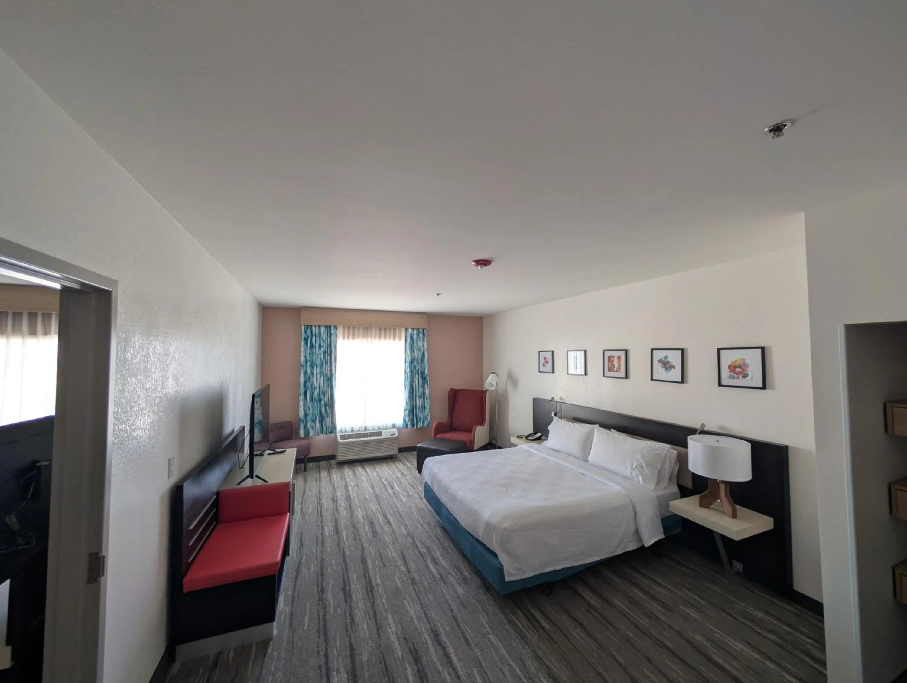 Bedroom, Bed in Hilton Garden Inn Las Vegas Strip South