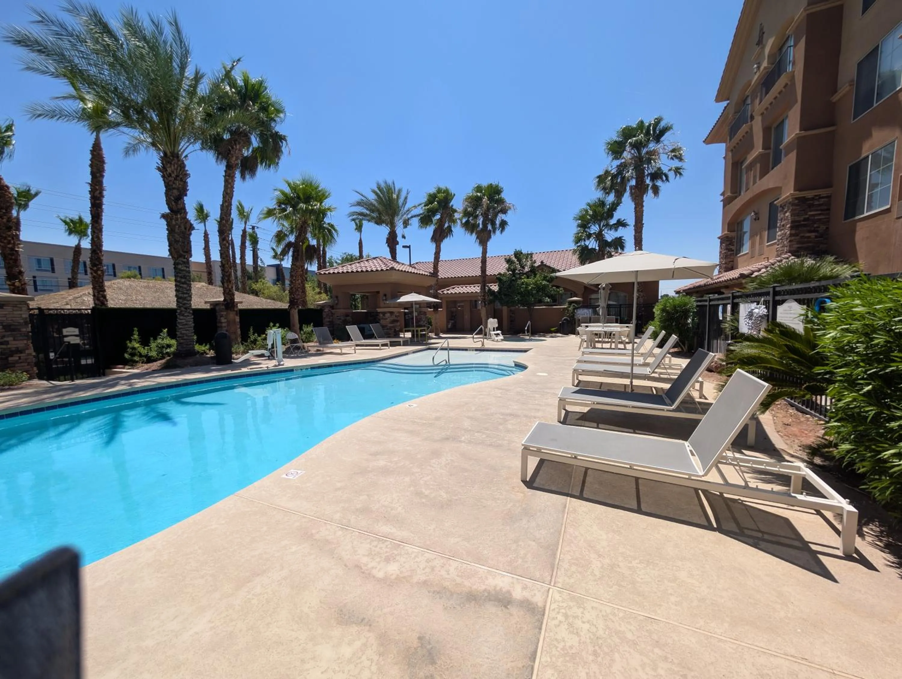 Swimming pool in Hilton Garden Inn Las Vegas Strip South