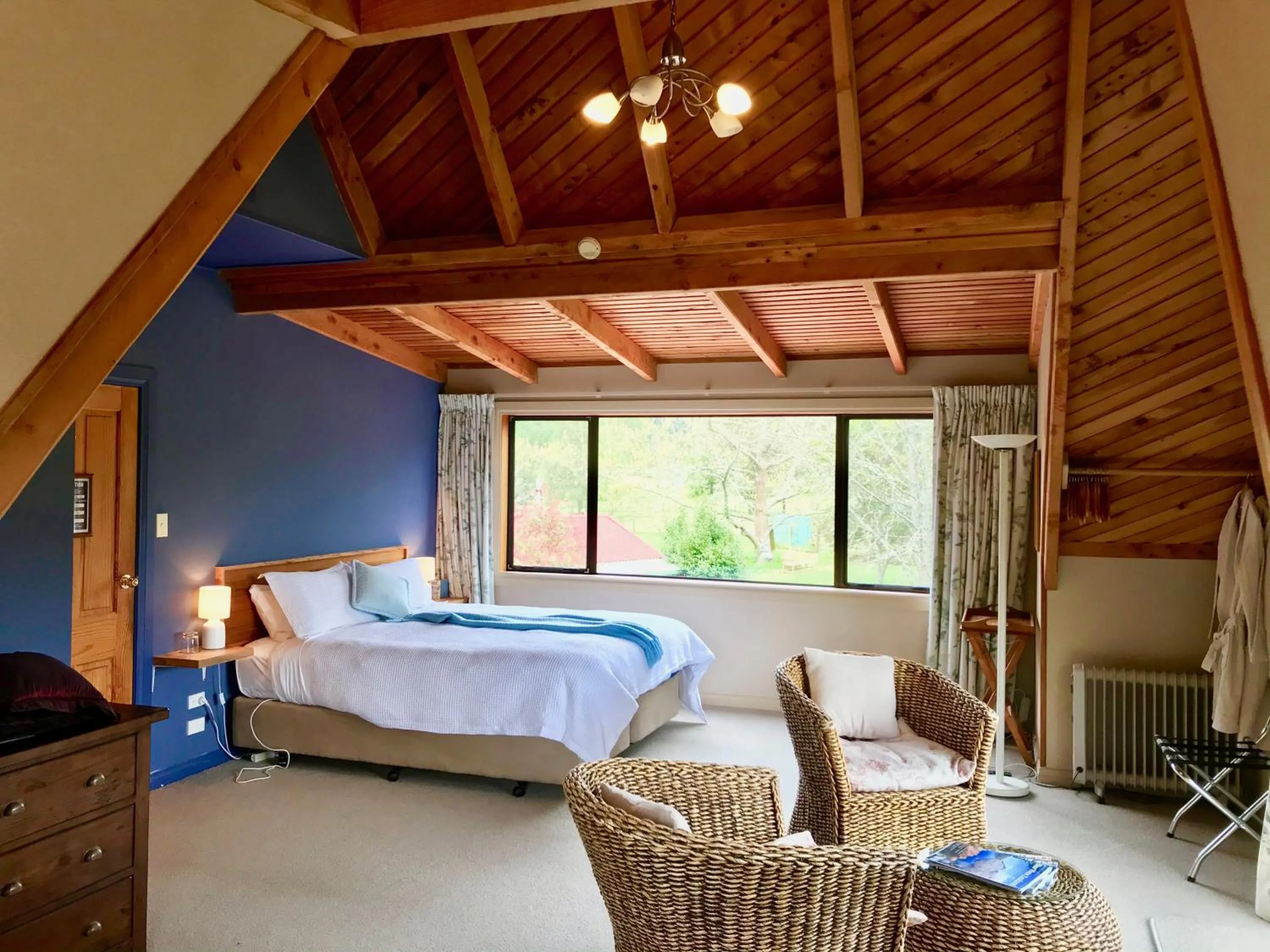 Photo of the whole room, Bed in Murchison Lodge