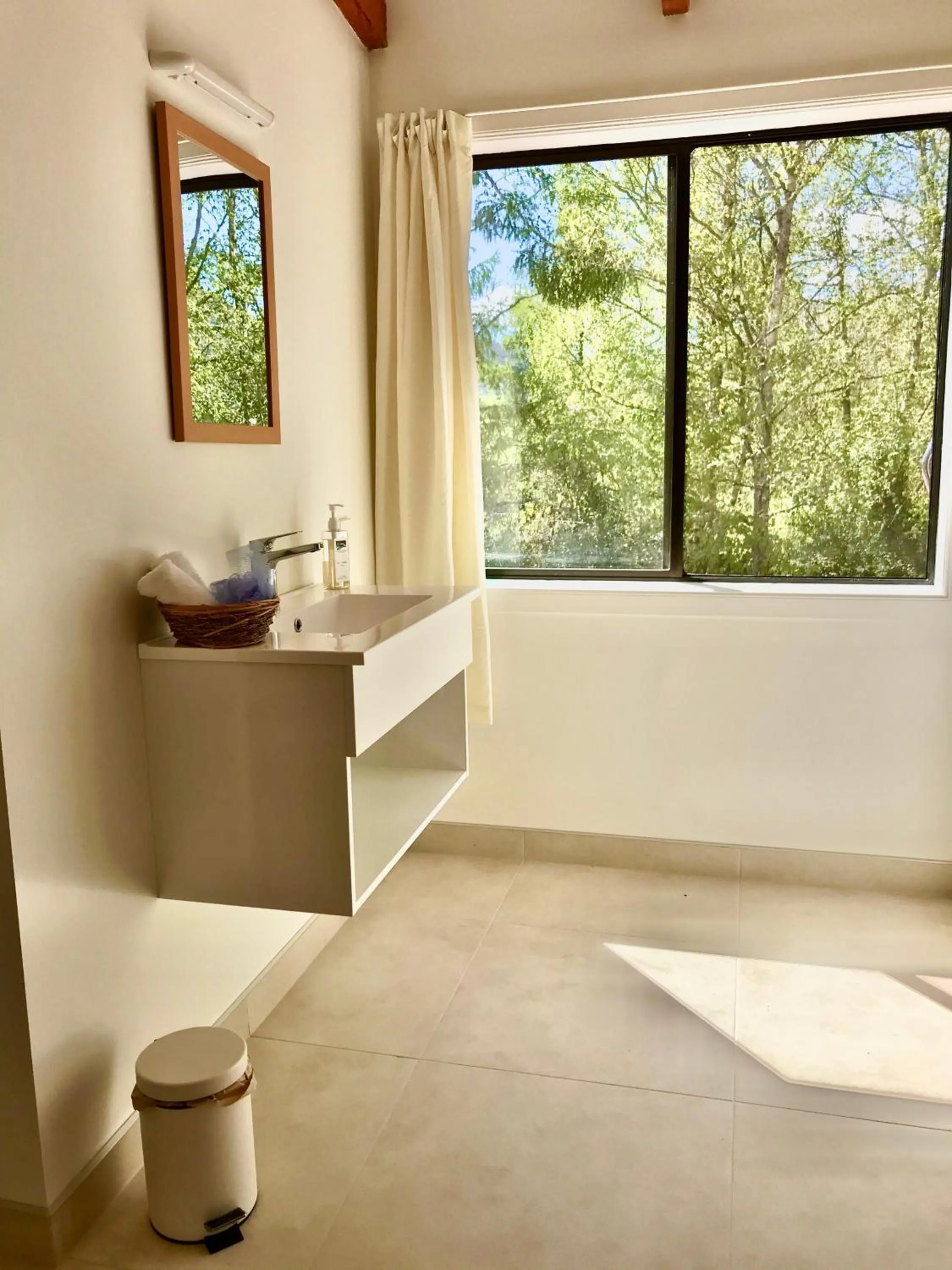 Bathroom in Murchison Lodge