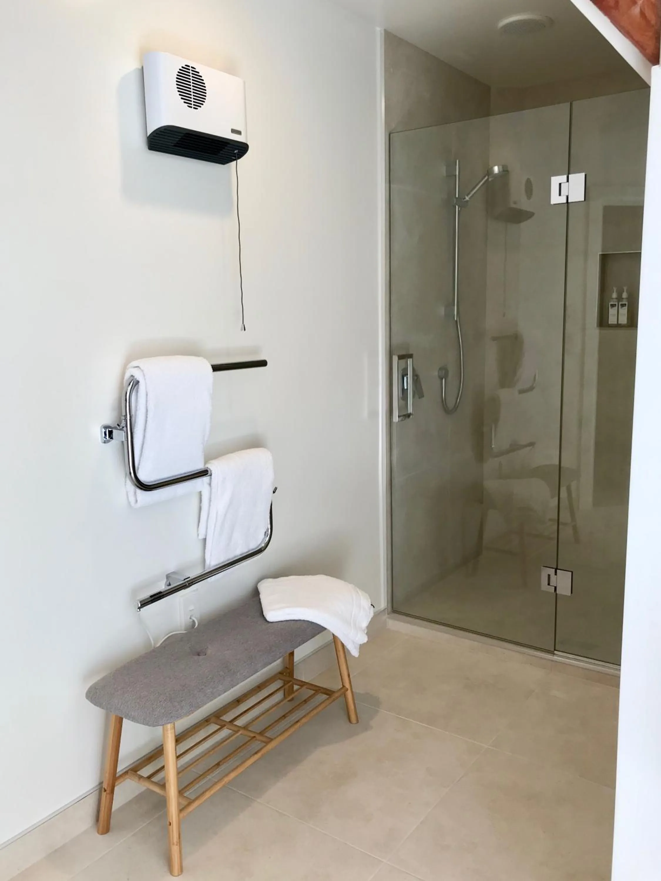 Bathroom in Murchison Lodge