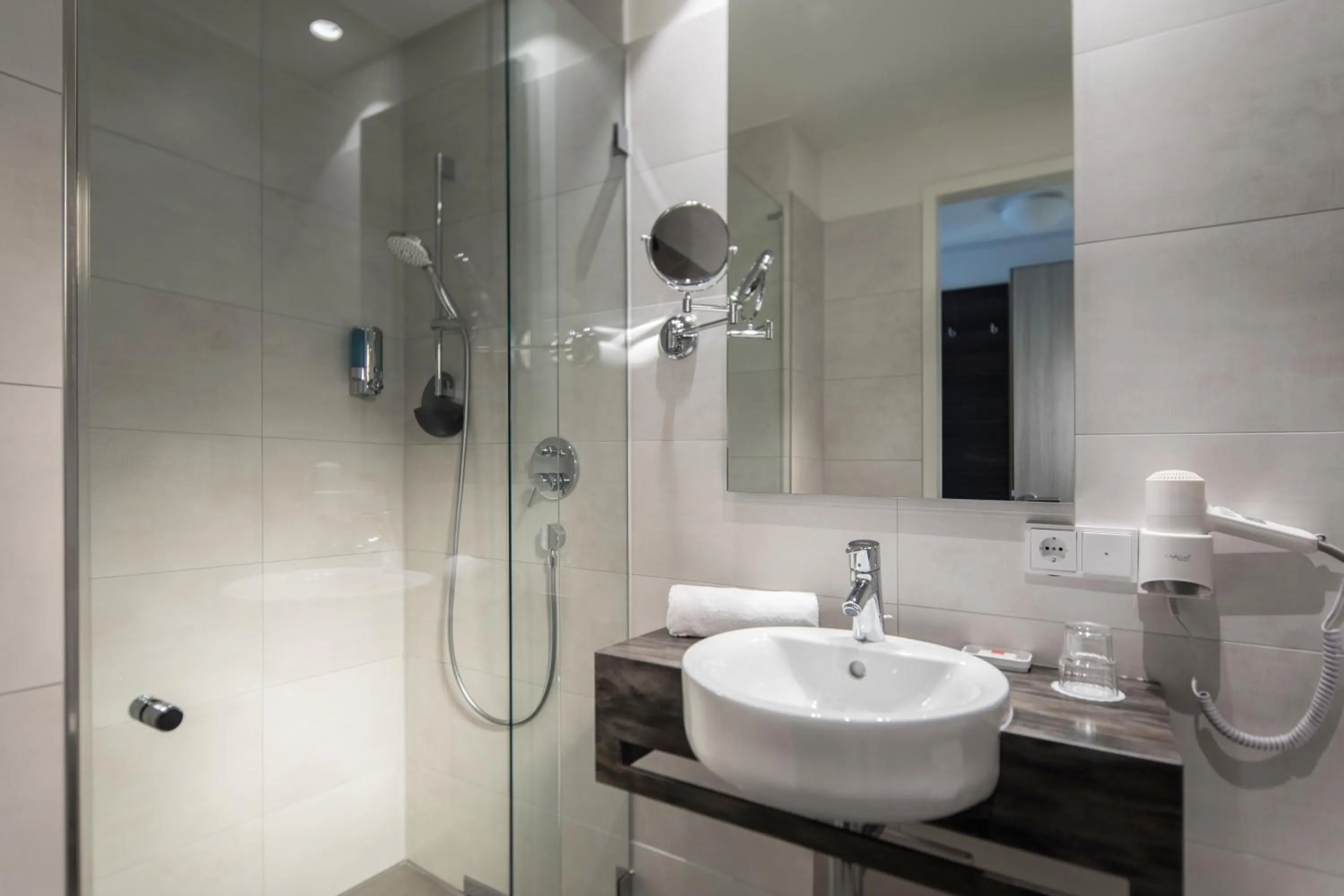 Shower in Hotel Südstern