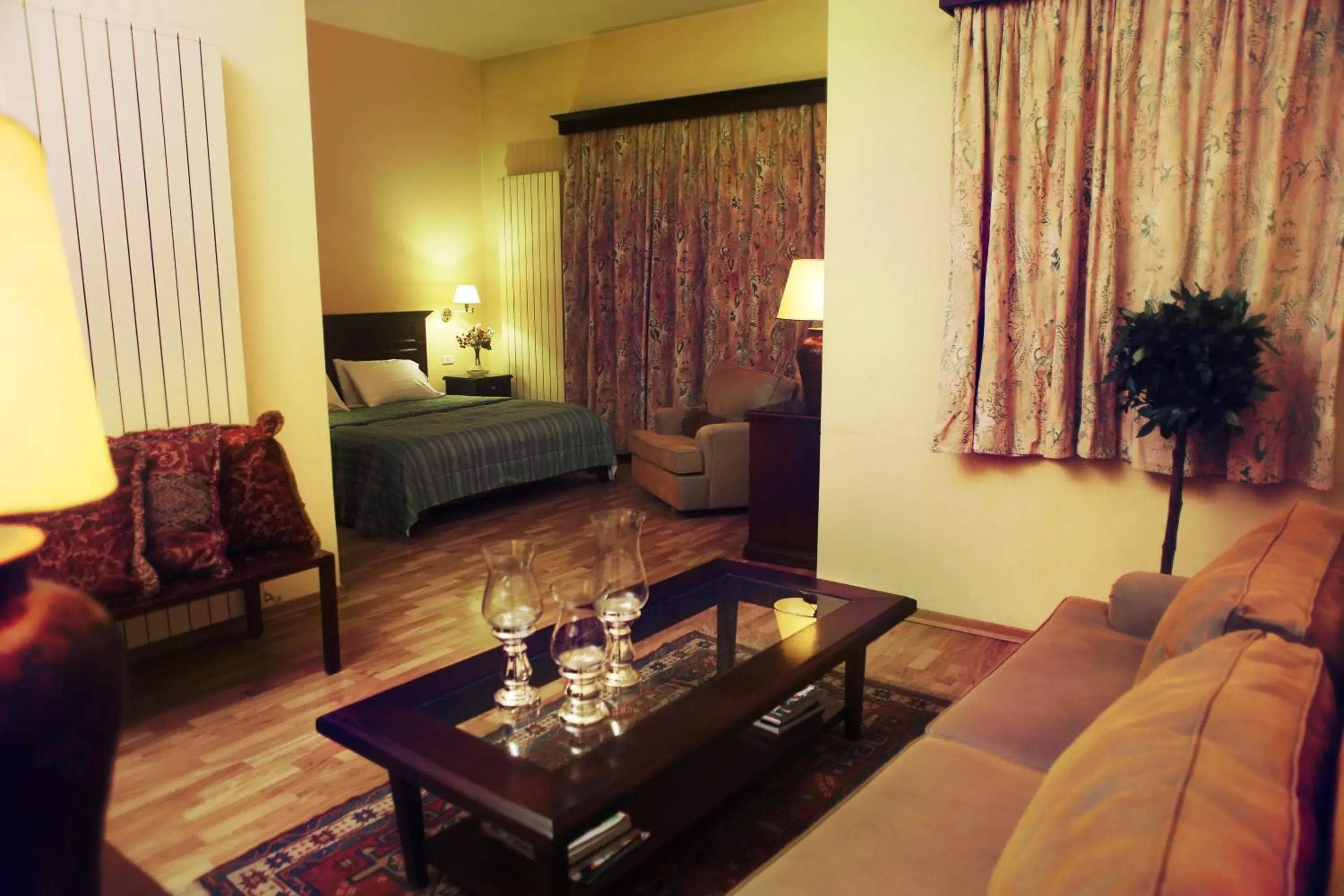 Suite - single occupancy in Massabki Hotel Suite - single occupancy in Massabki Hotel