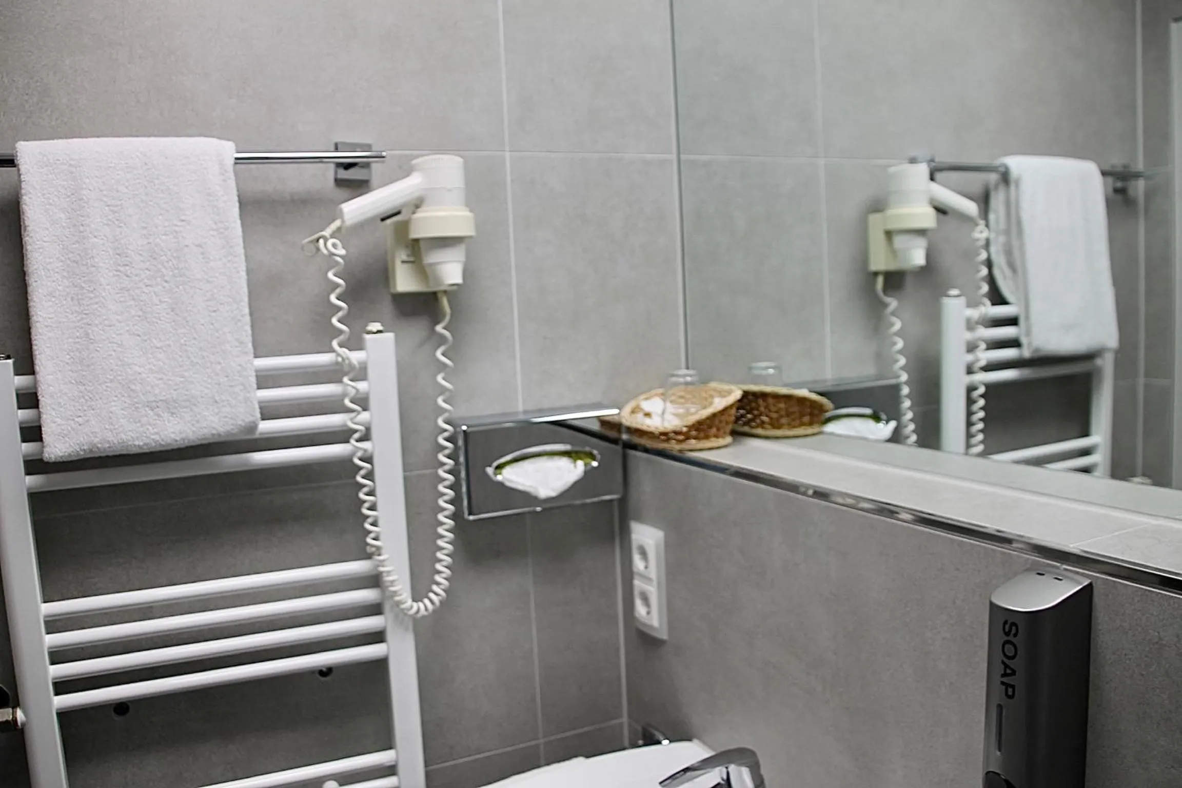 Bathroom in Opera Hotel Köln