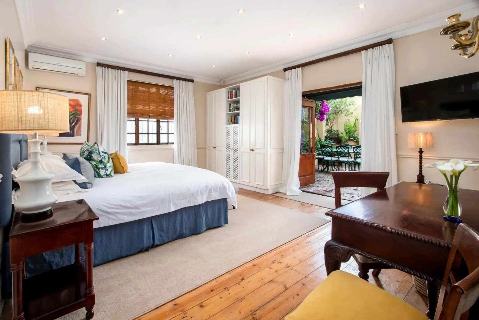 Bedroom, Bed in La Fontaine Guest House Hermanus Bedroom, Bed in La Fontaine Guest House Hermanus
