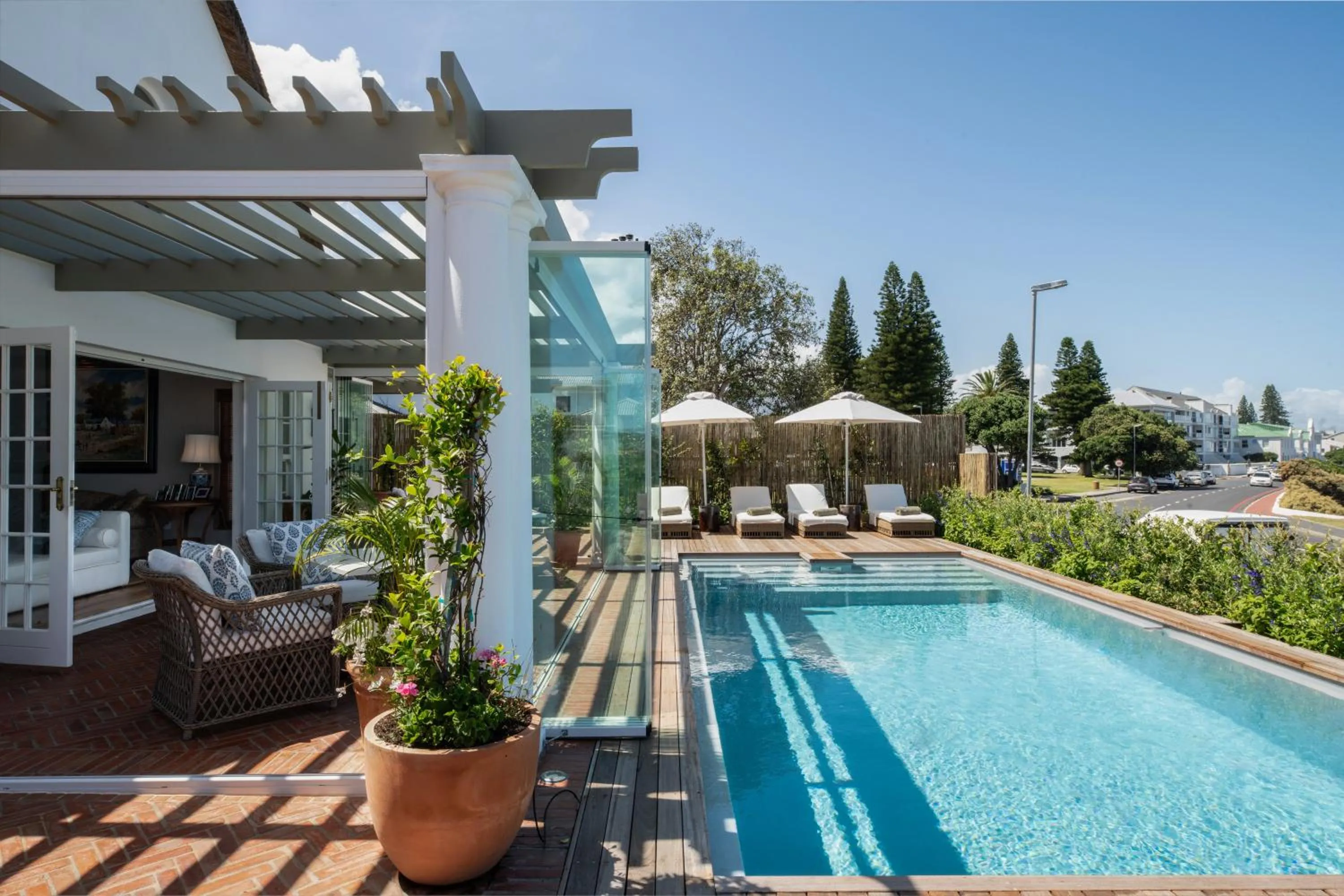 Swimming pool in La Fontaine Guest House Hermanus