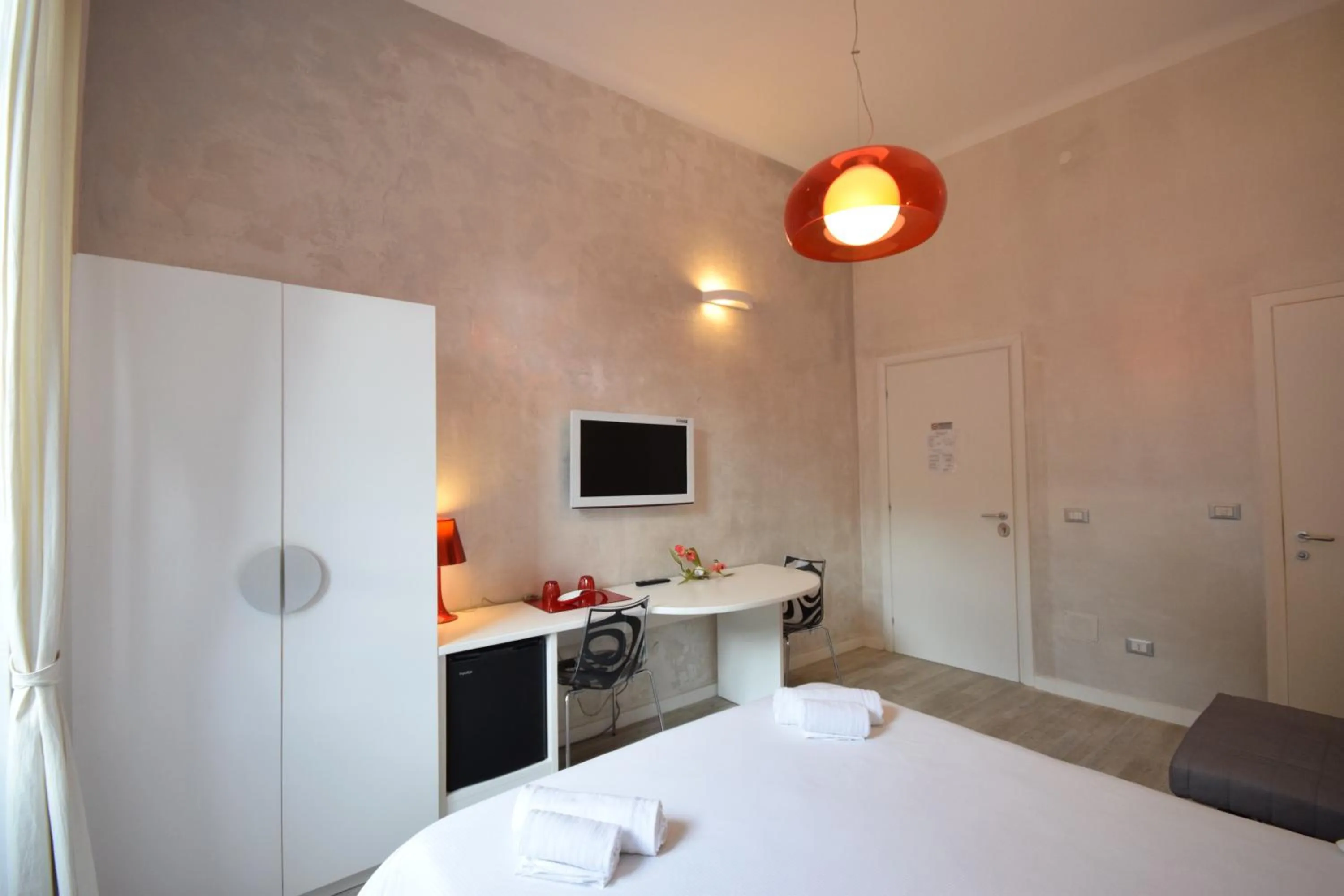 Photo of the whole room, Bed in Habana's Design