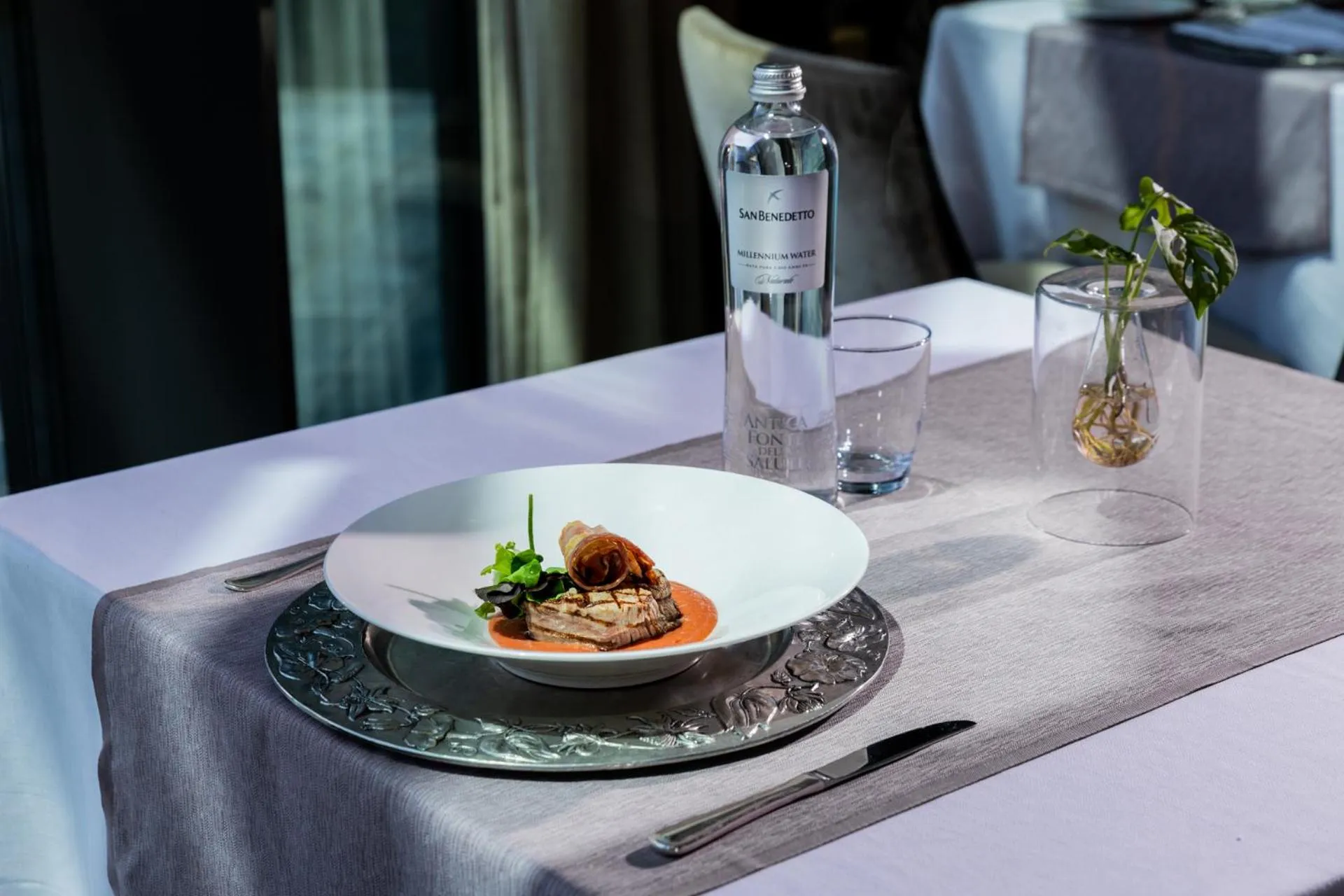 Food in Grand Hotel Billia