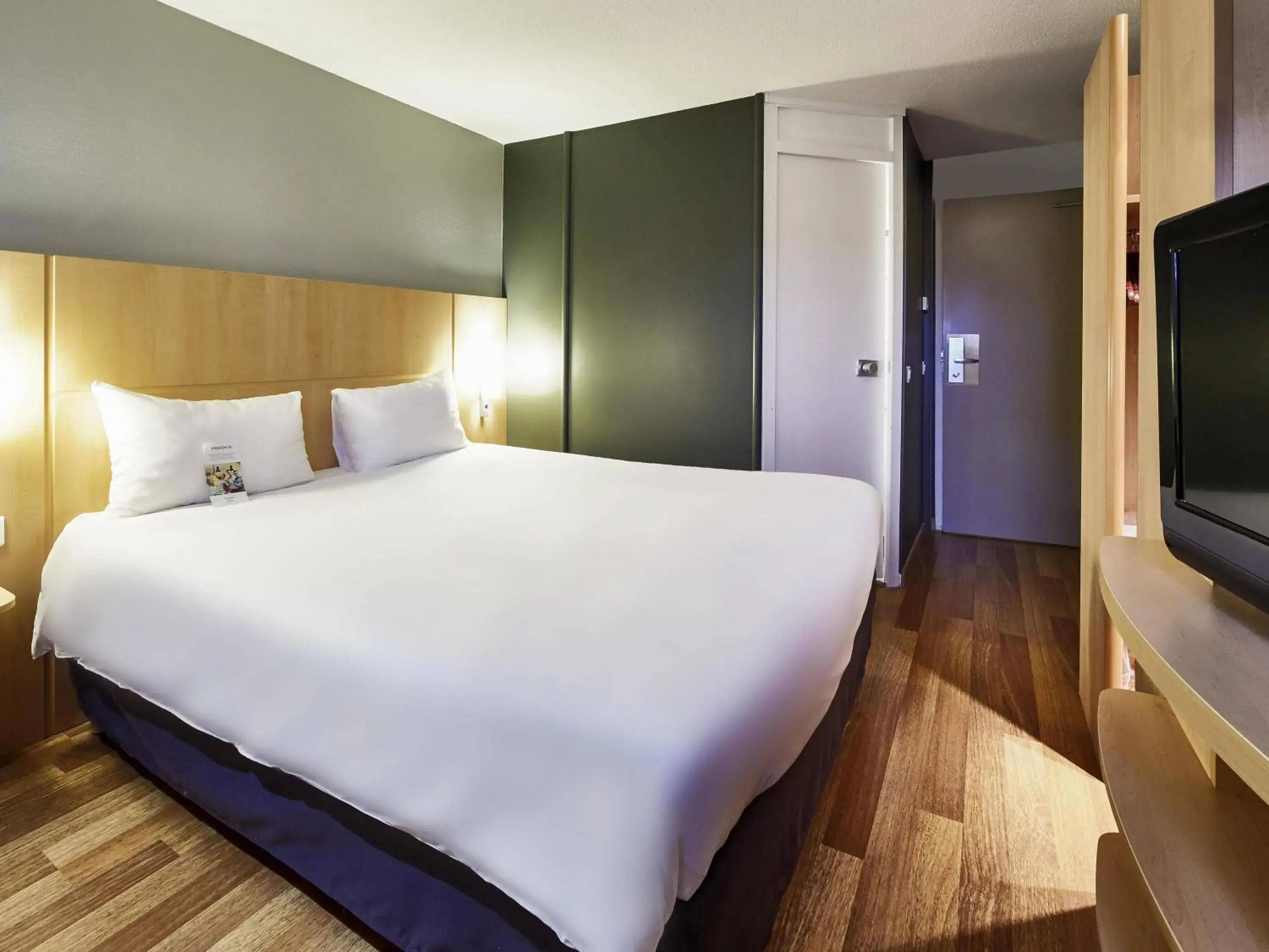 Bedroom, Bed in ibis Haguenau Strasbourg Nord Bedroom, Bed in ibis Haguenau Strasbourg Nord