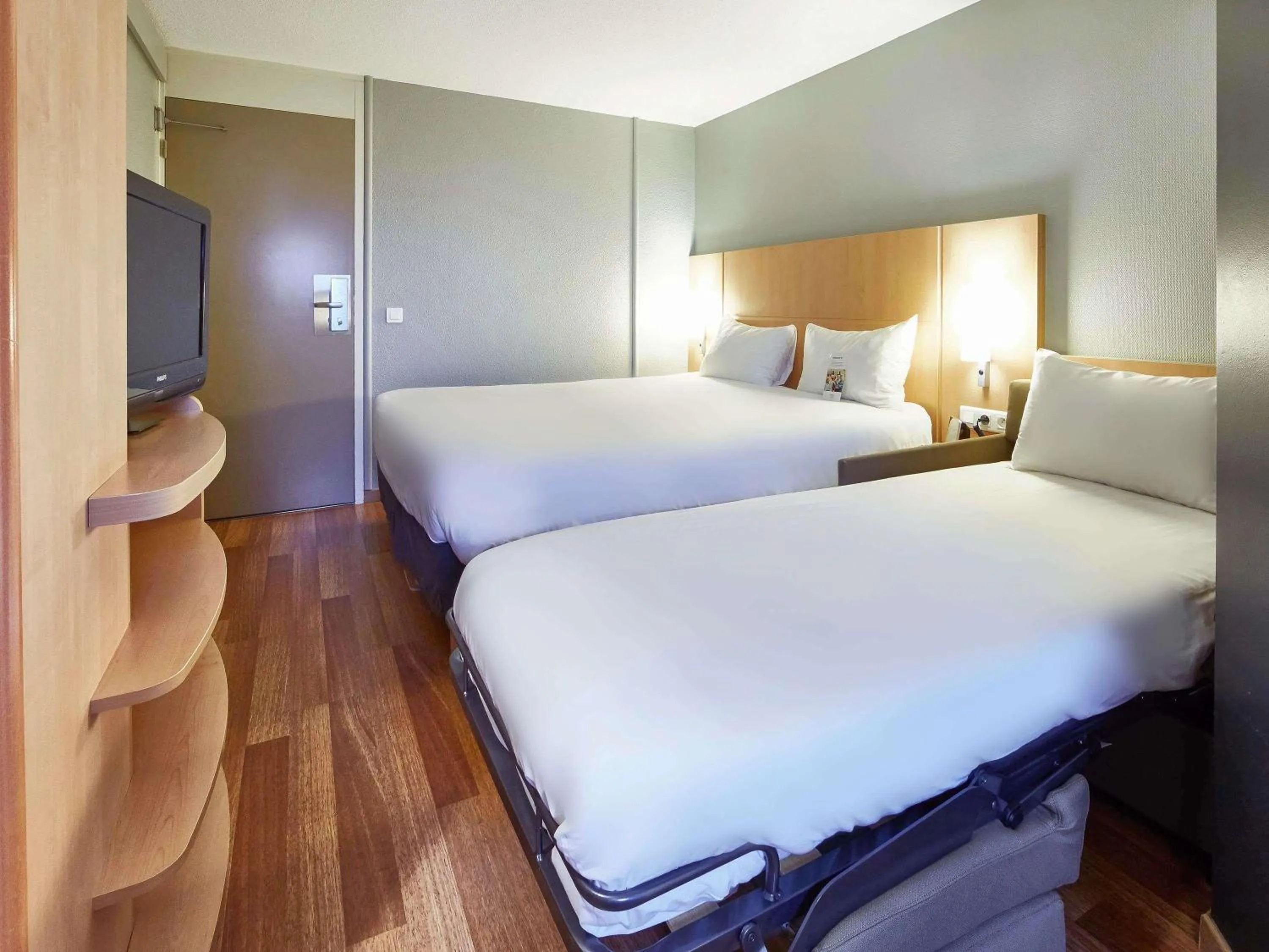 Bedroom, Bed in ibis Haguenau Strasbourg Nord