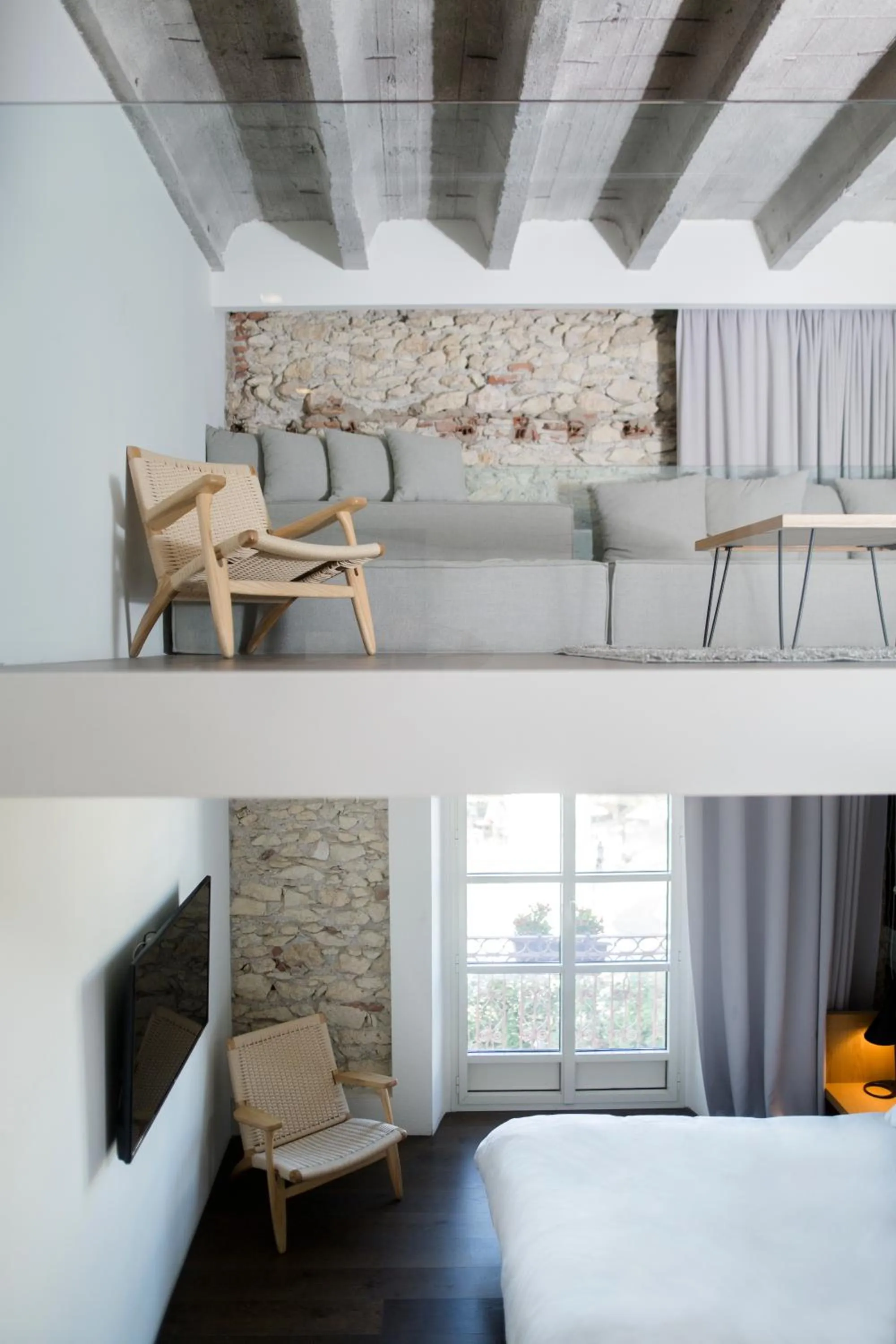 Living room, Bed in Aire Hotel & Ancient Baths