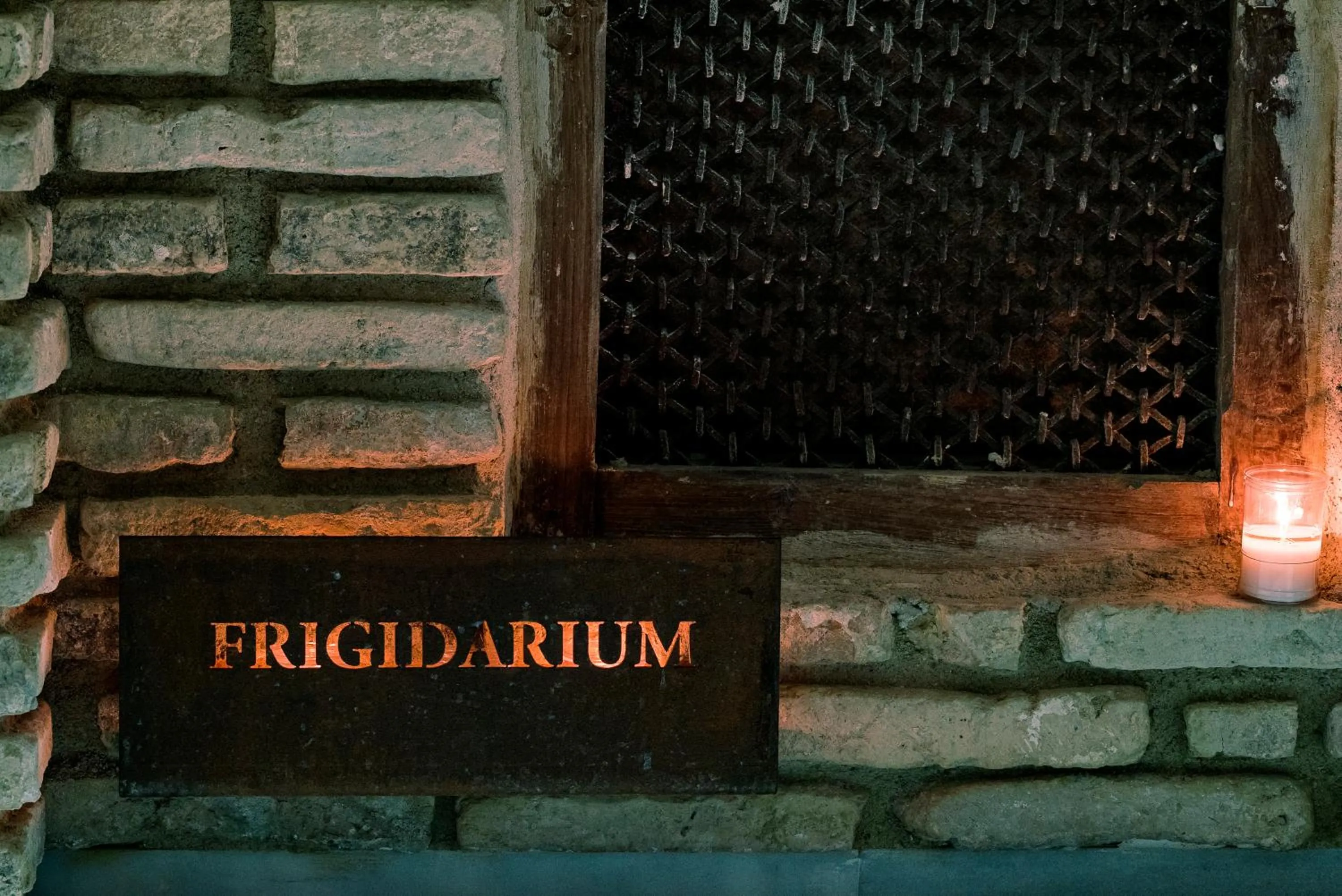 Hot Spring Bath in Aire Hotel & Ancient Baths