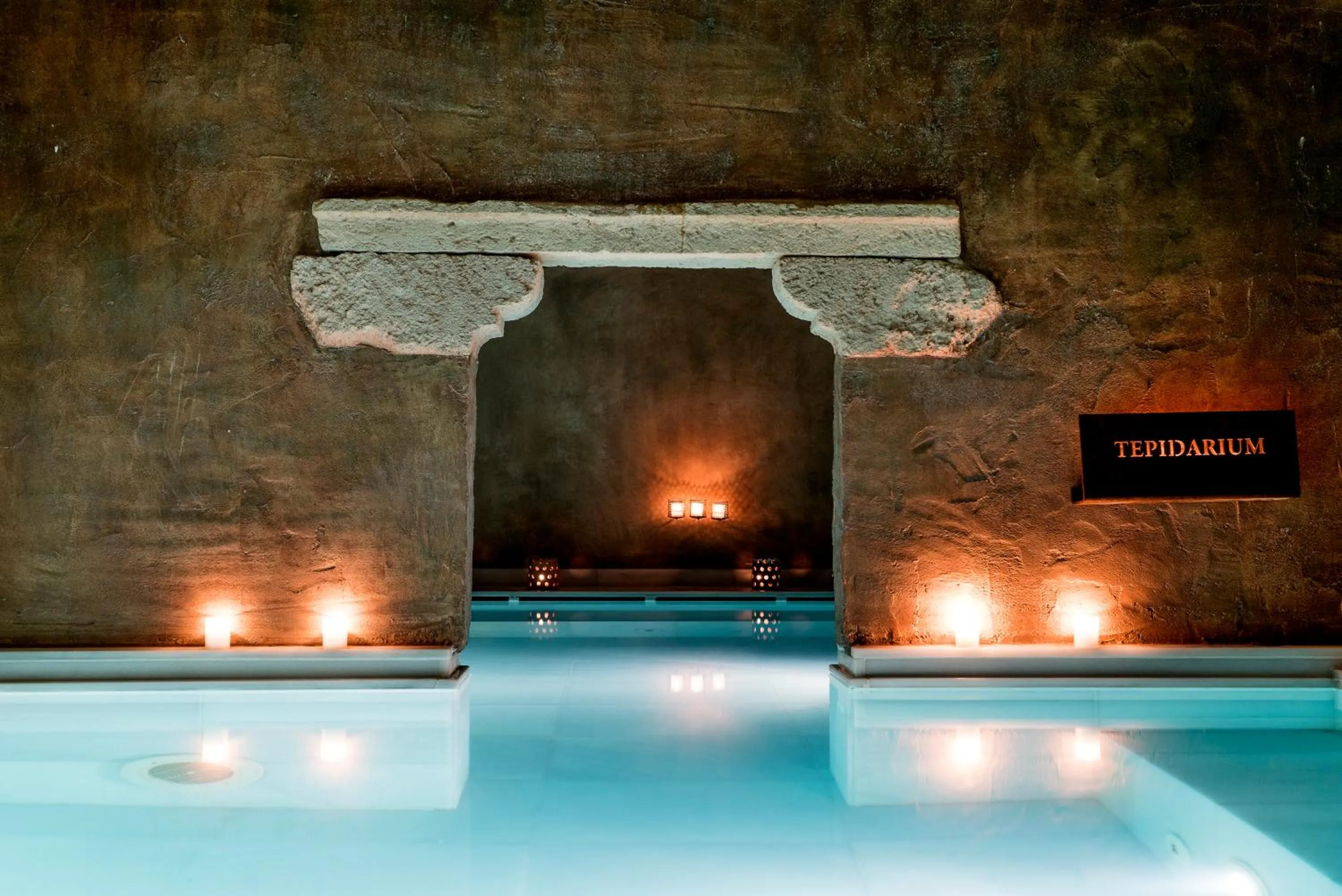 Hot Spring Bath in Aire Hotel & Ancient Baths