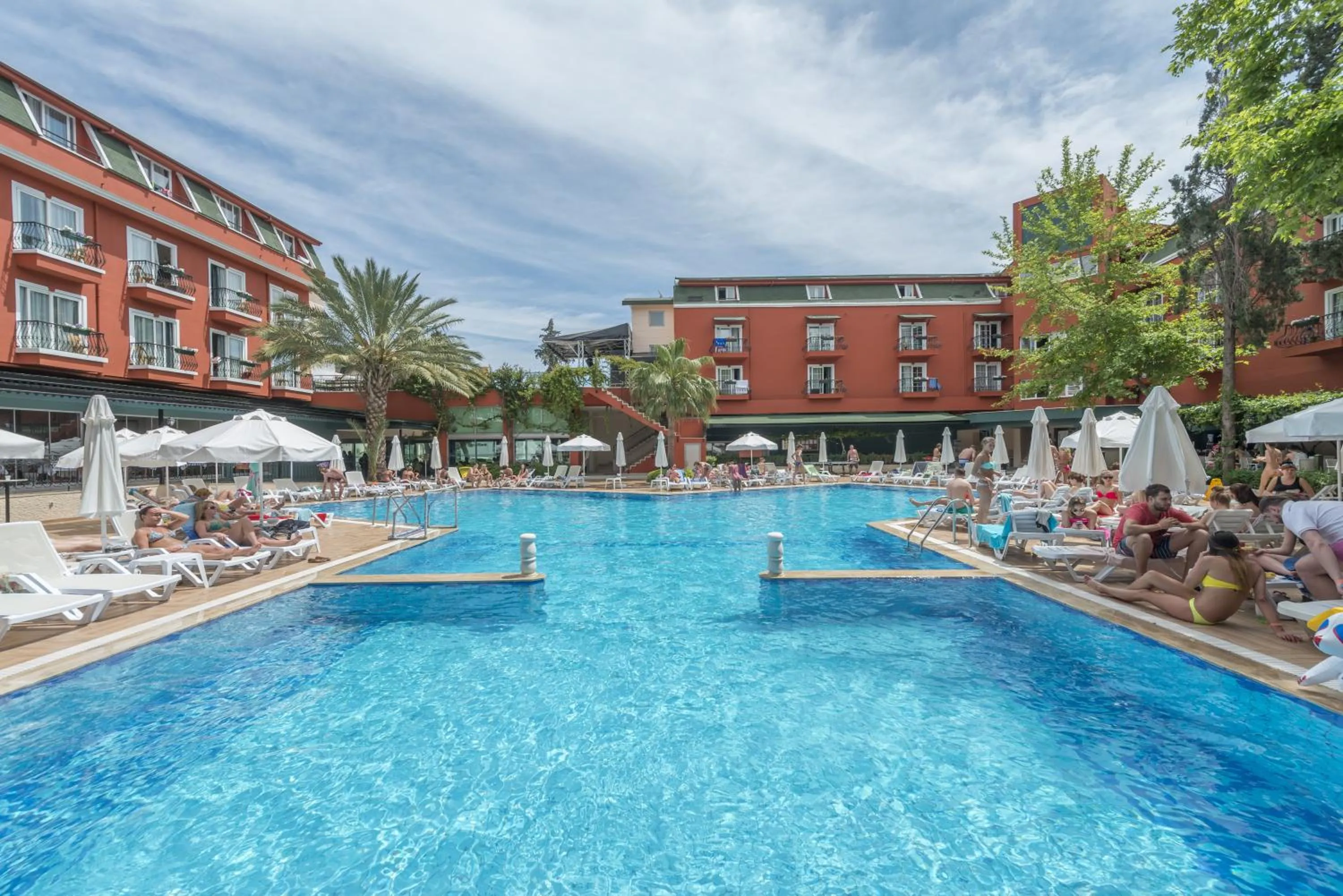 Day in Asdem Park Otel