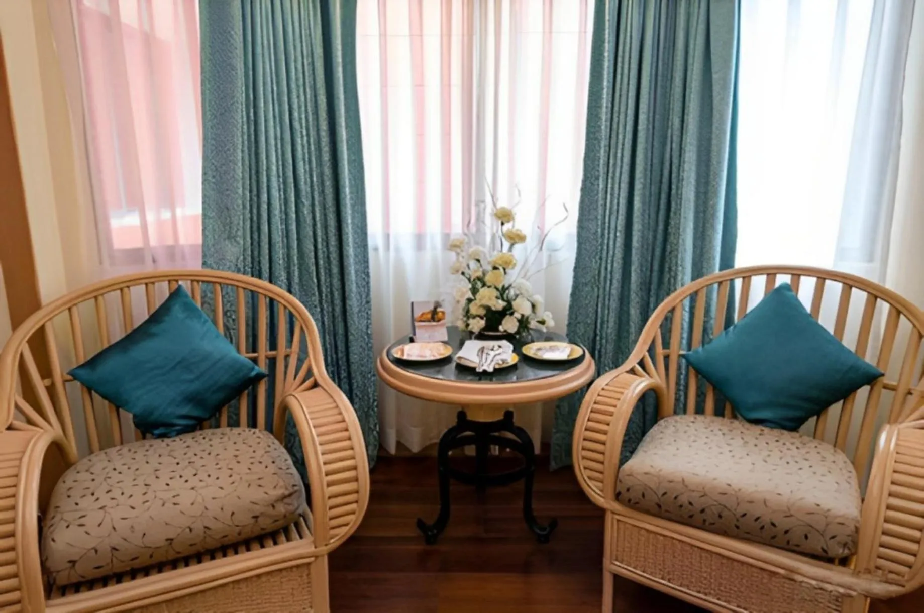 Seating area in Fortune Resort Sullivan Court, Ooty - Member ITC Hotels' Group
