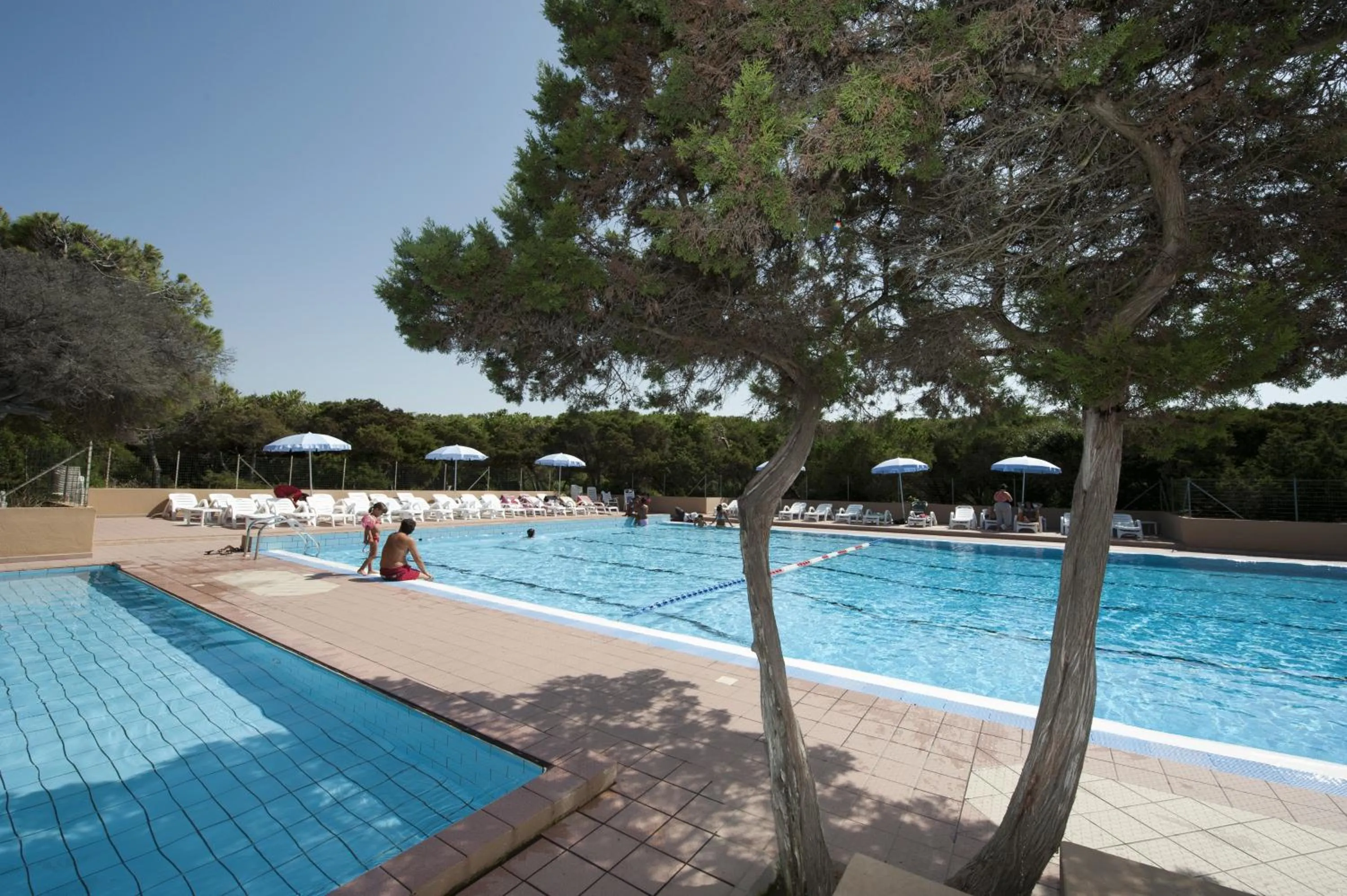 Swimming pool in Club Hotel Residence Baiaverde
