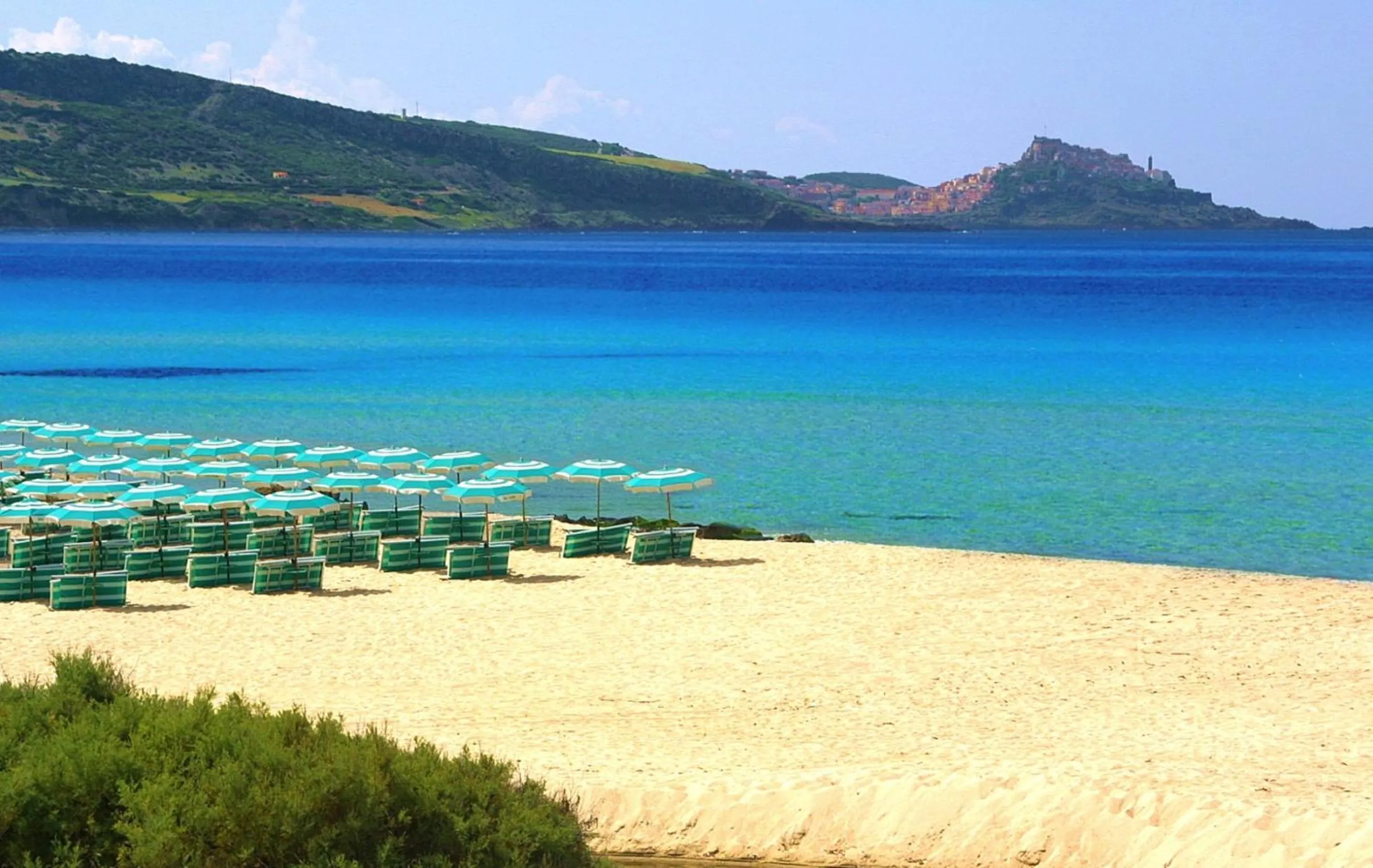 Beach in Club Hotel Residence Baiaverde