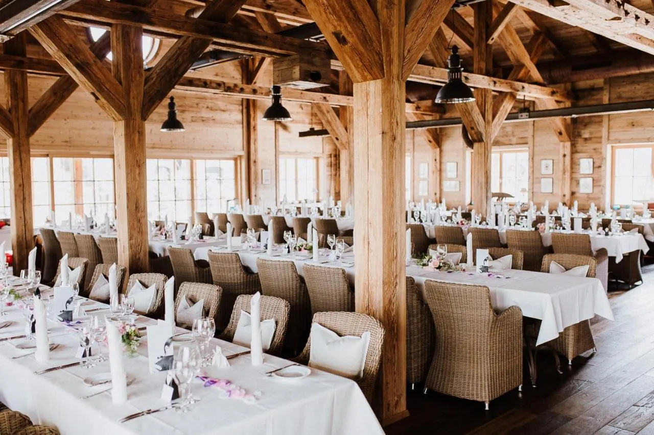 Banquet/Function facilities in Gerber Park Hotel