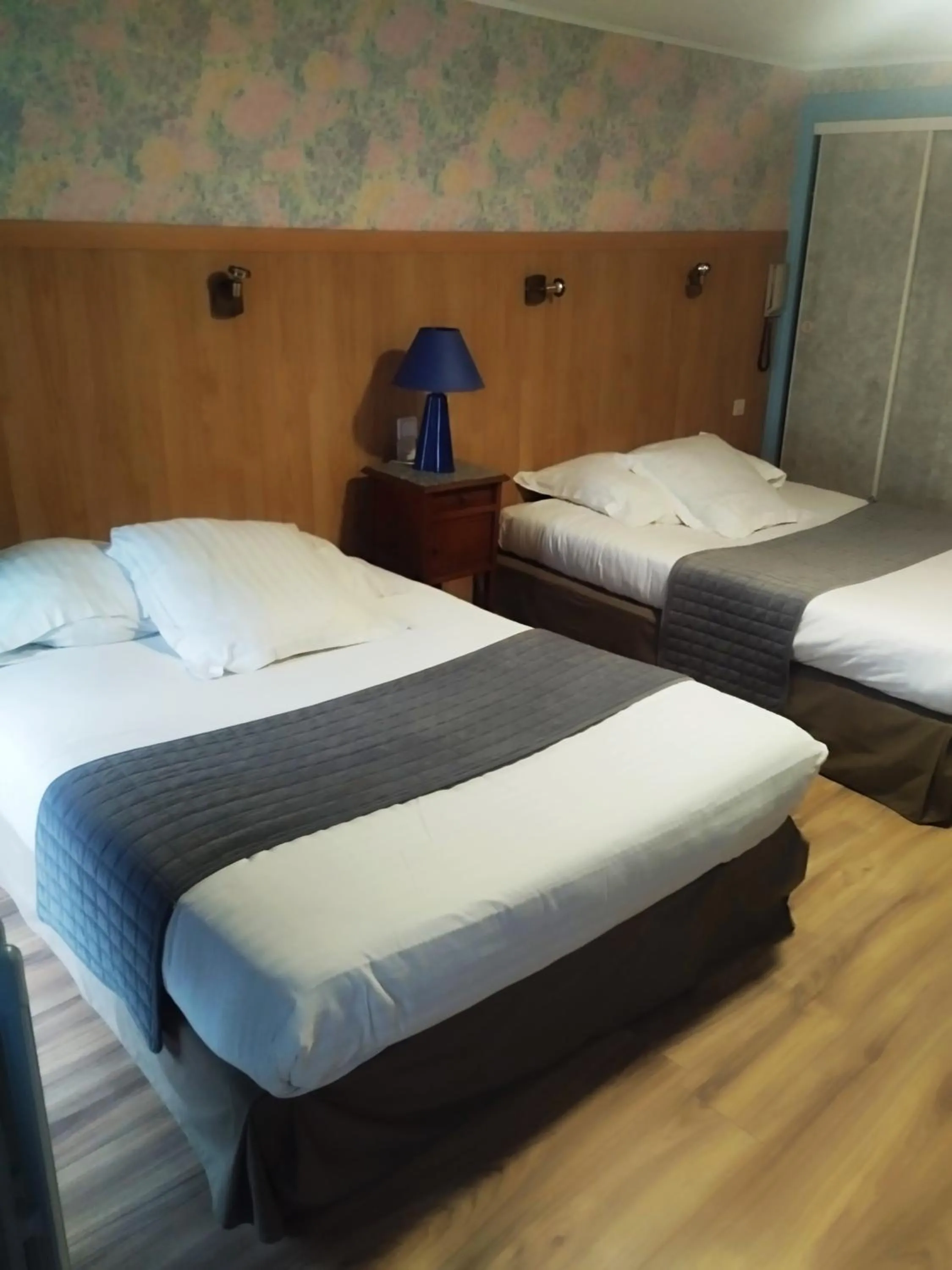 Bed in Hostellerie du Beffroy