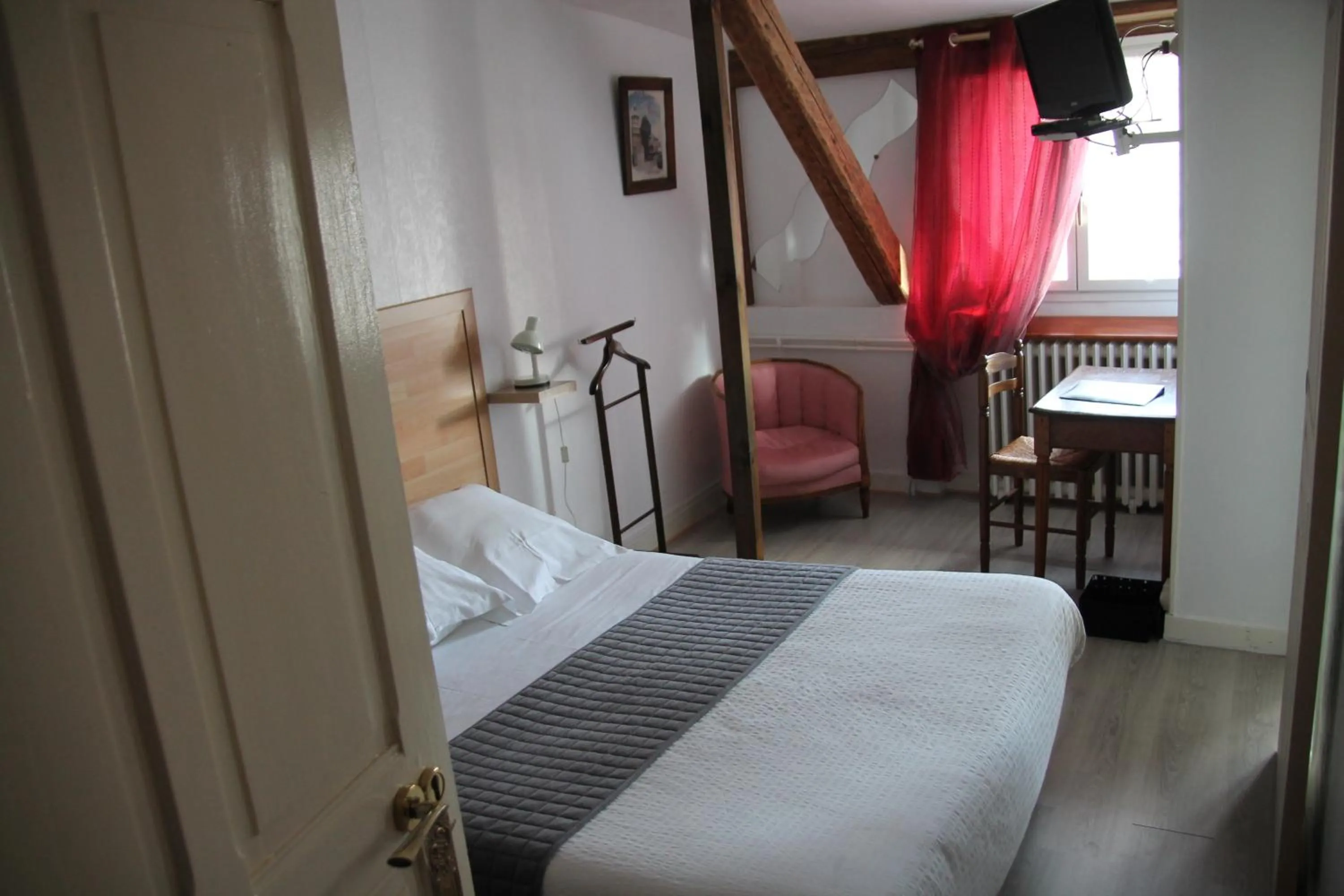 Bed in Hostellerie du Beffroy