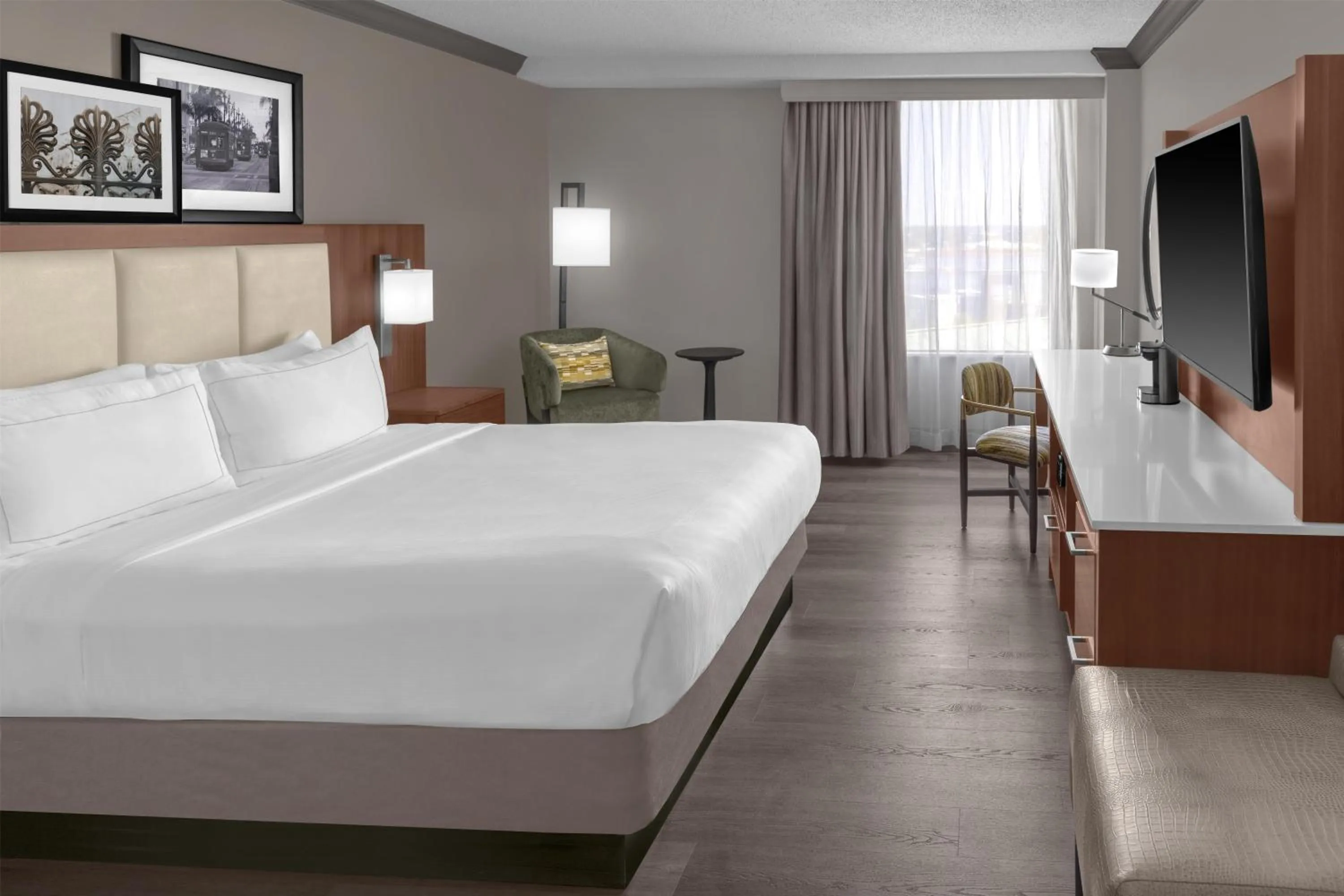 Bed in DoubleTree by Hilton New Orleans