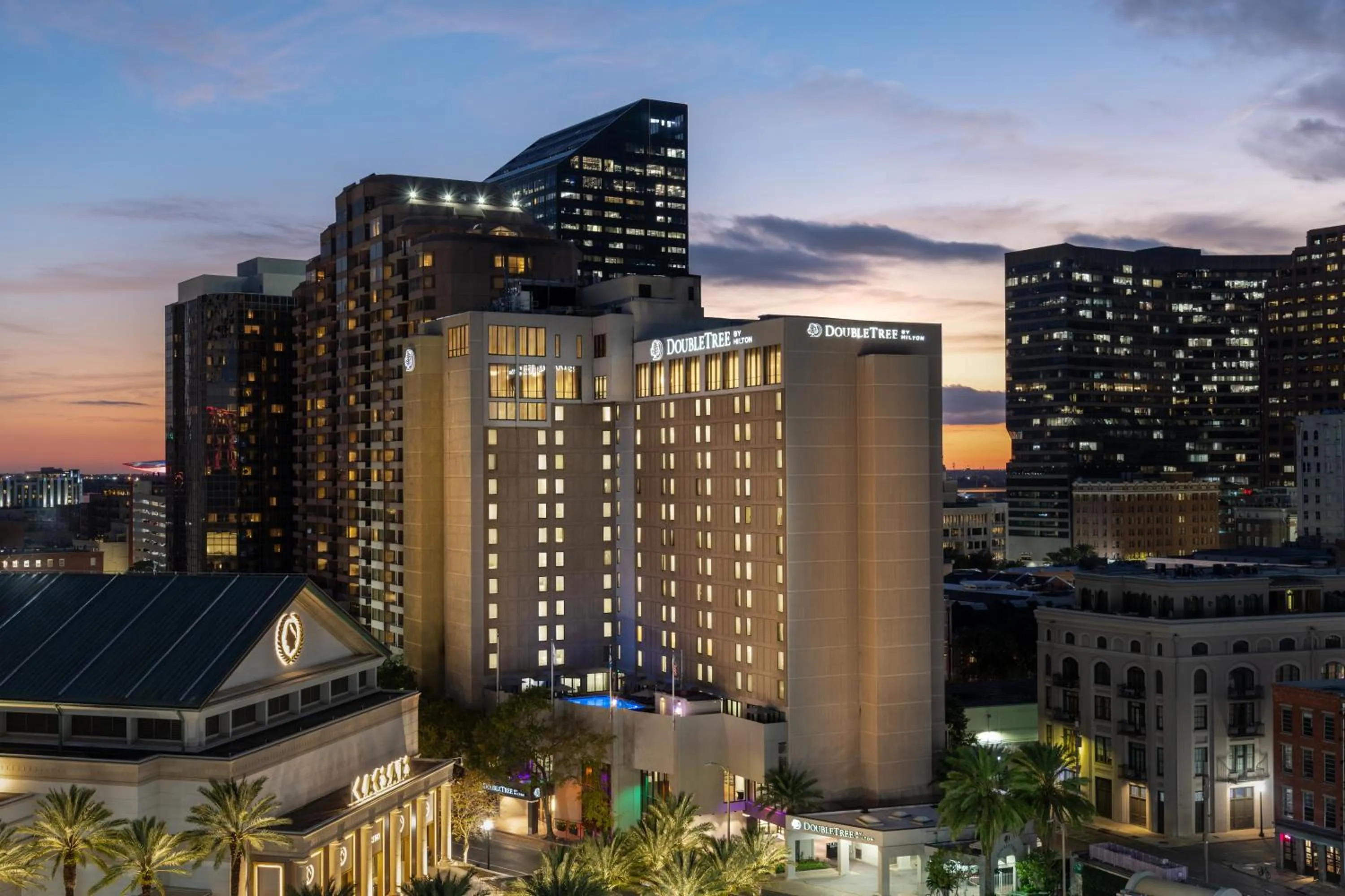 Property building in DoubleTree by Hilton New Orleans
