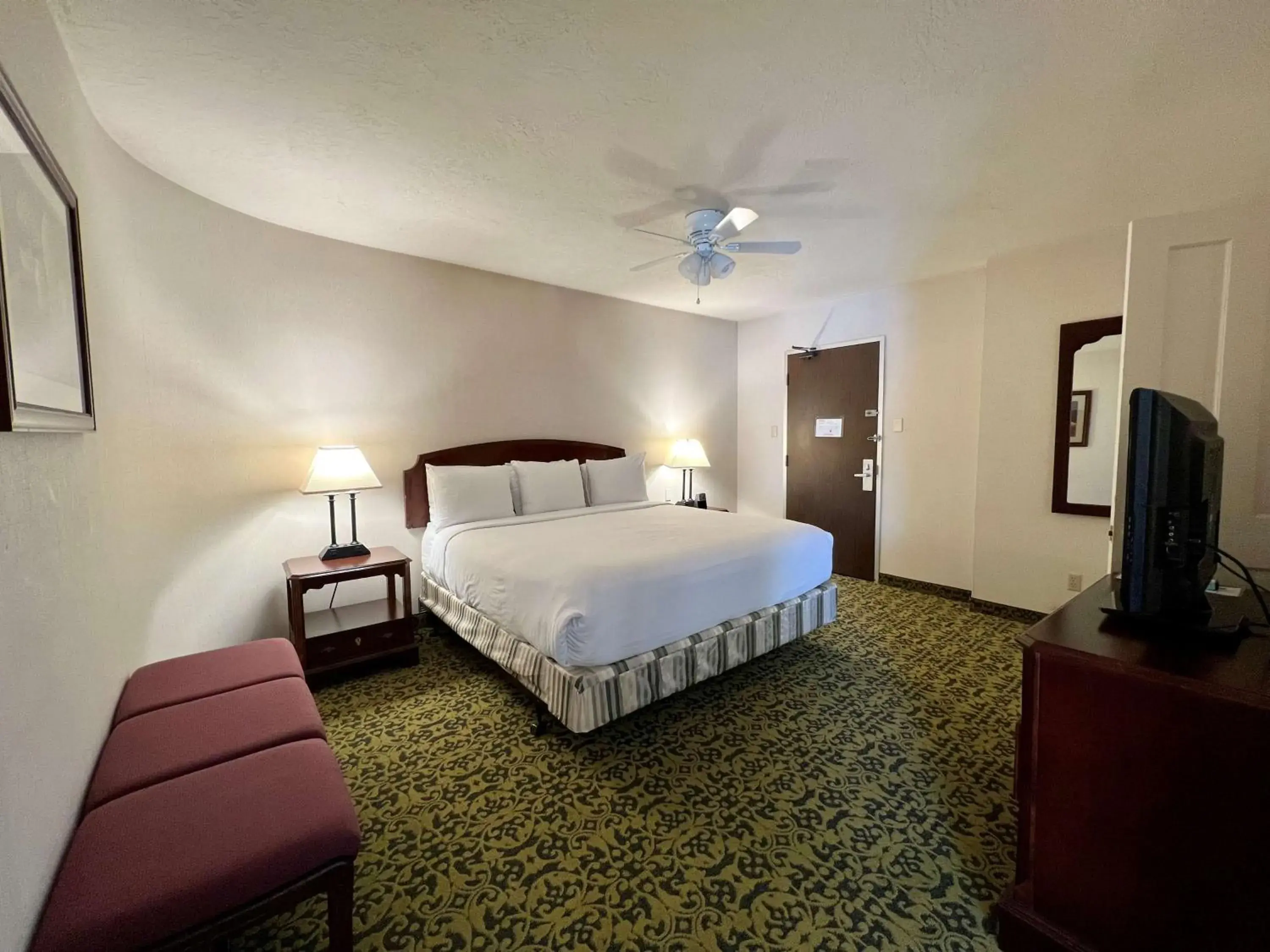 Photo of the whole room in Salt Lake Plaza Hotel SureStay Collection by Best Western Photo of the whole room in Salt Lake Plaza Hotel SureStay Collection by Best Western