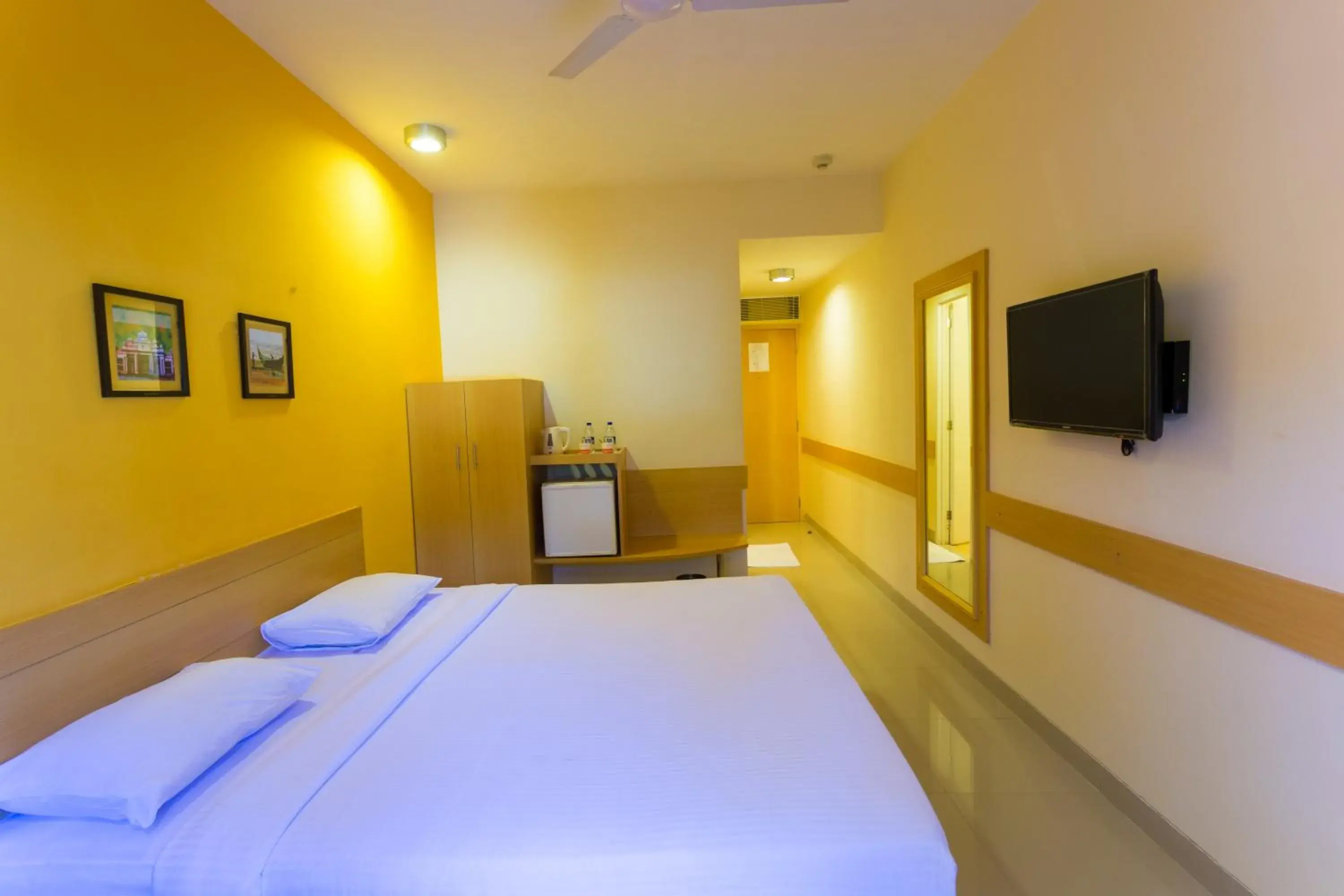 Photo of the whole room, Bed in Ginger Mysore Photo of the whole room, Bed in Ginger Mysore