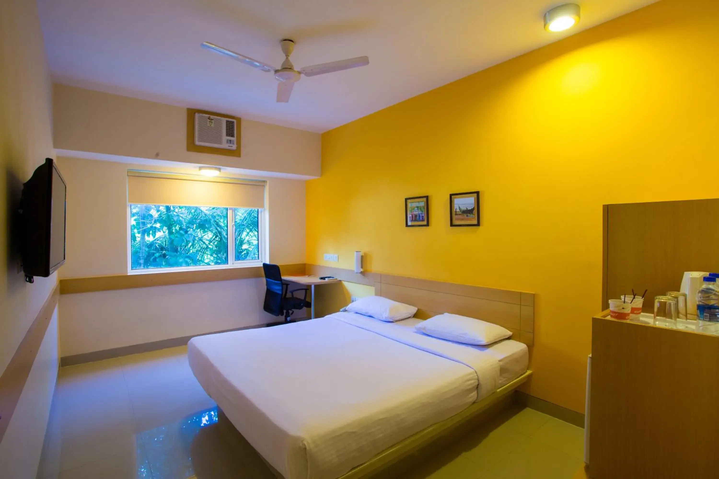 Photo of the whole room, Bed in Ginger Mysore Photo of the whole room, Bed in Ginger Mysore