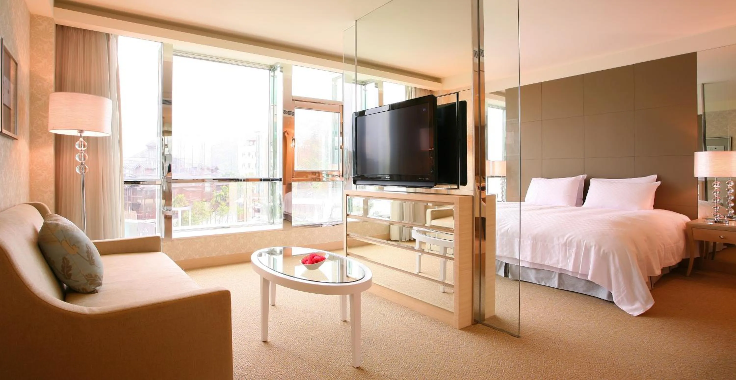 Living room, Bed in The Crystal Resort Sun Moon Lake