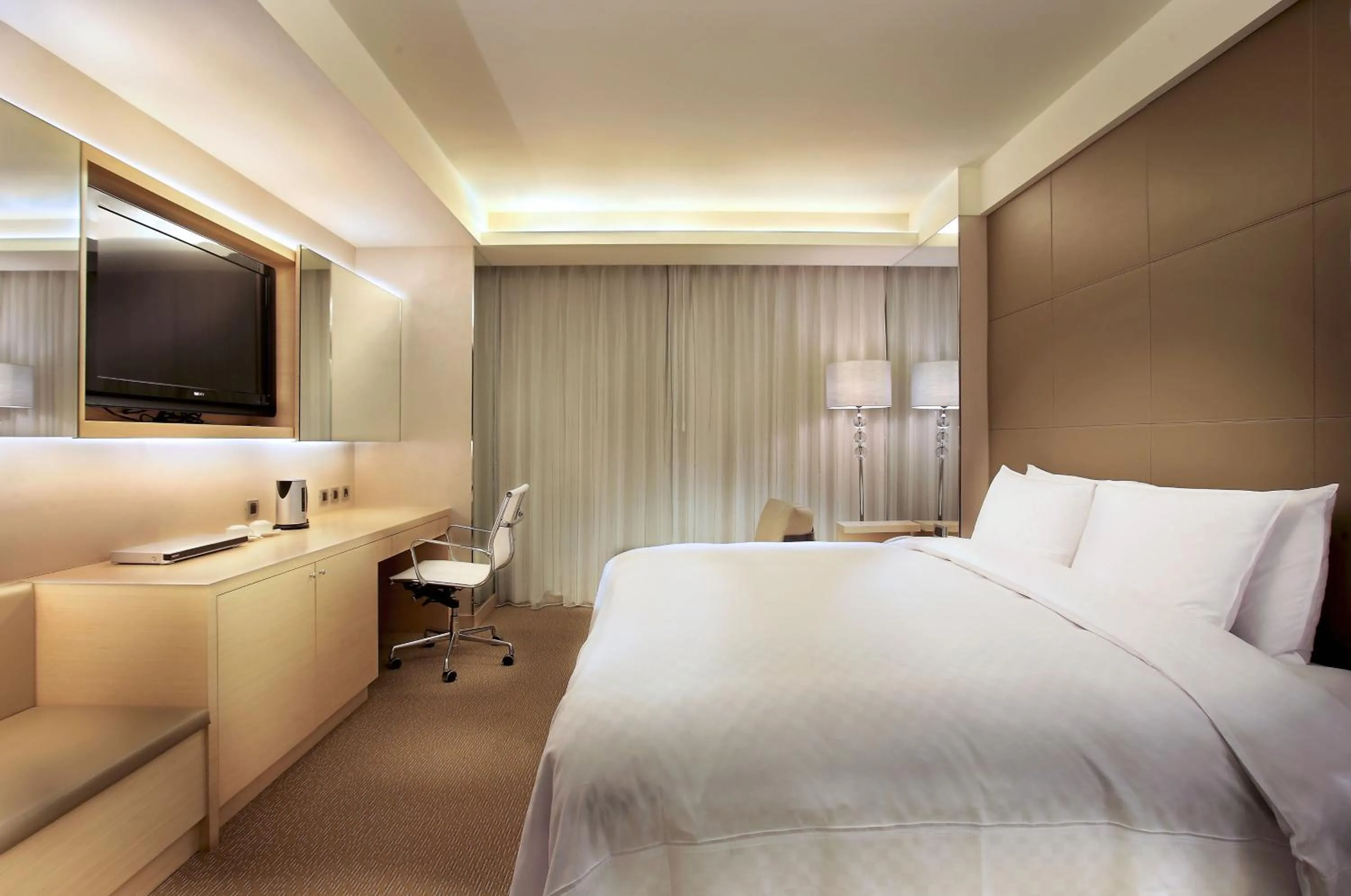 Photo of the whole room, Bed in The Crystal Resort Sun Moon Lake