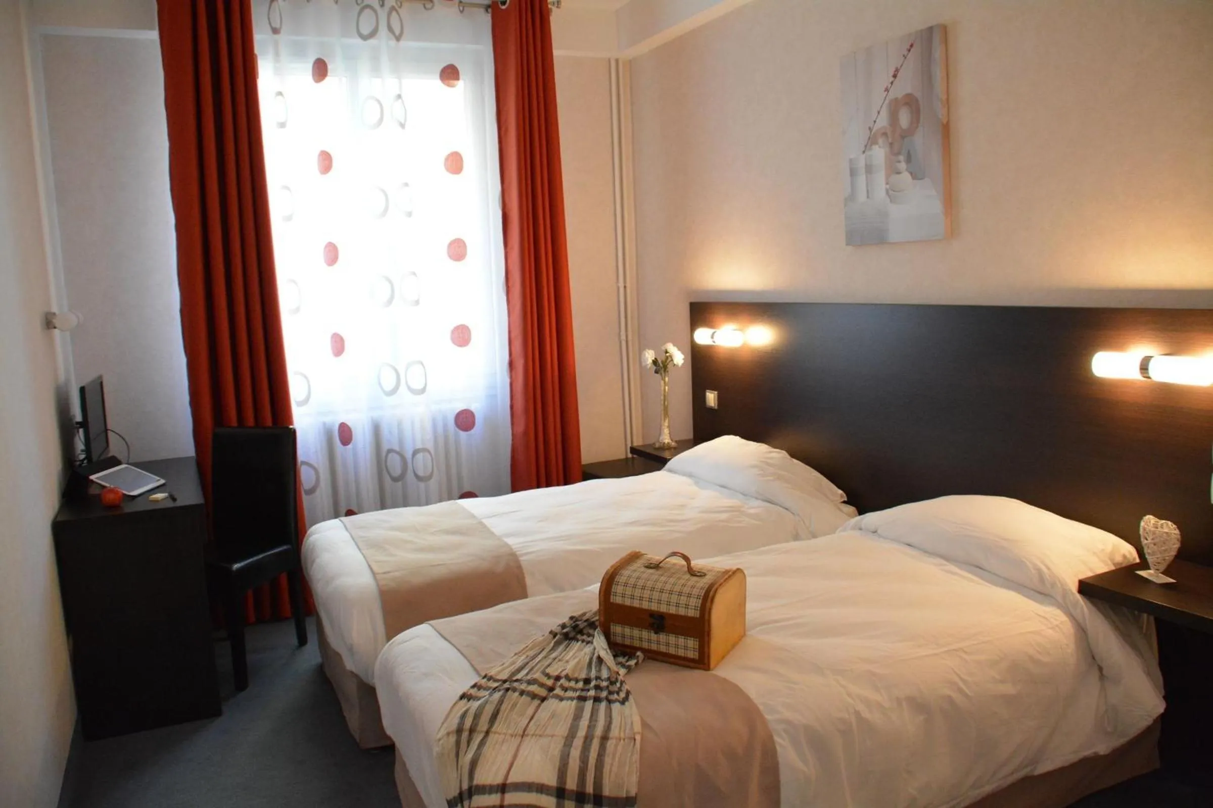 Photo of the whole room, Bed in Logis Hôtel Restaurant de France