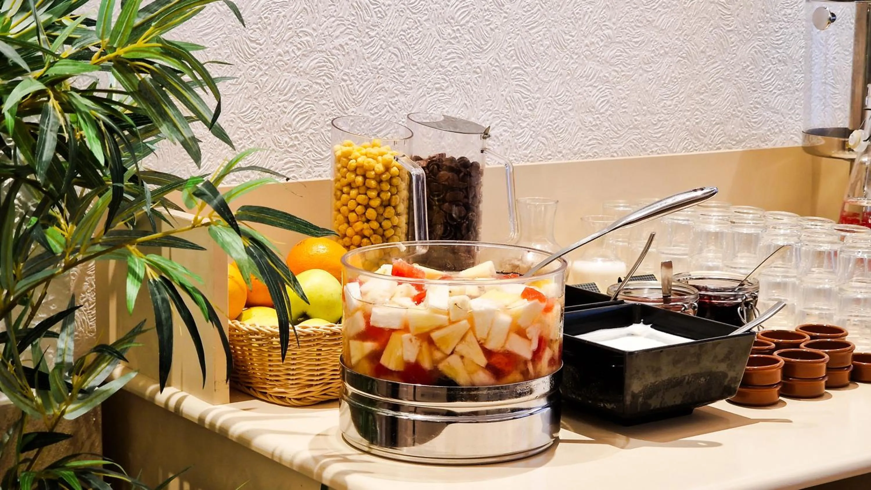 Breakfast in Logis Hôtel Restaurant de France