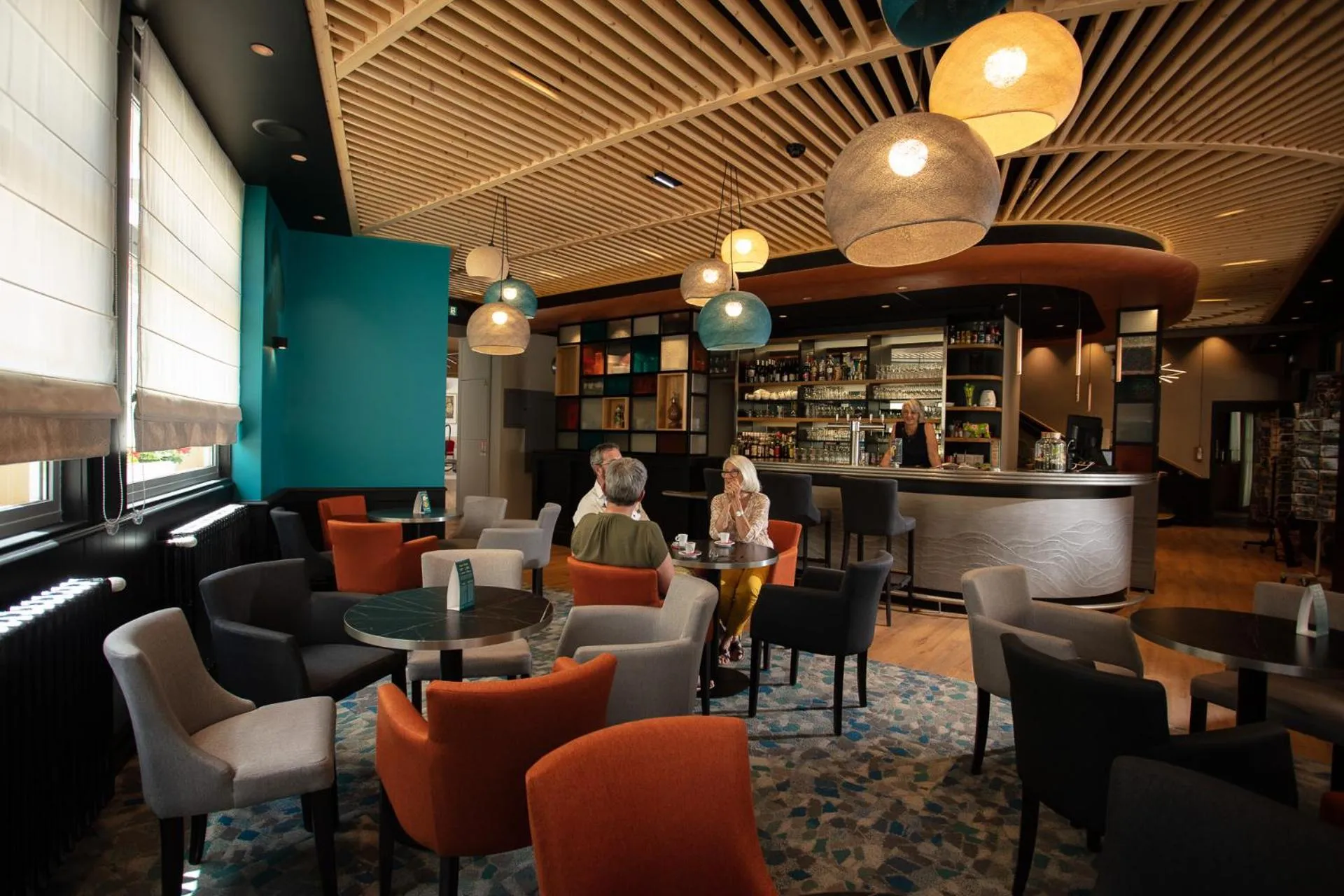 Lounge or bar in Logis Hôtel Restaurant de France