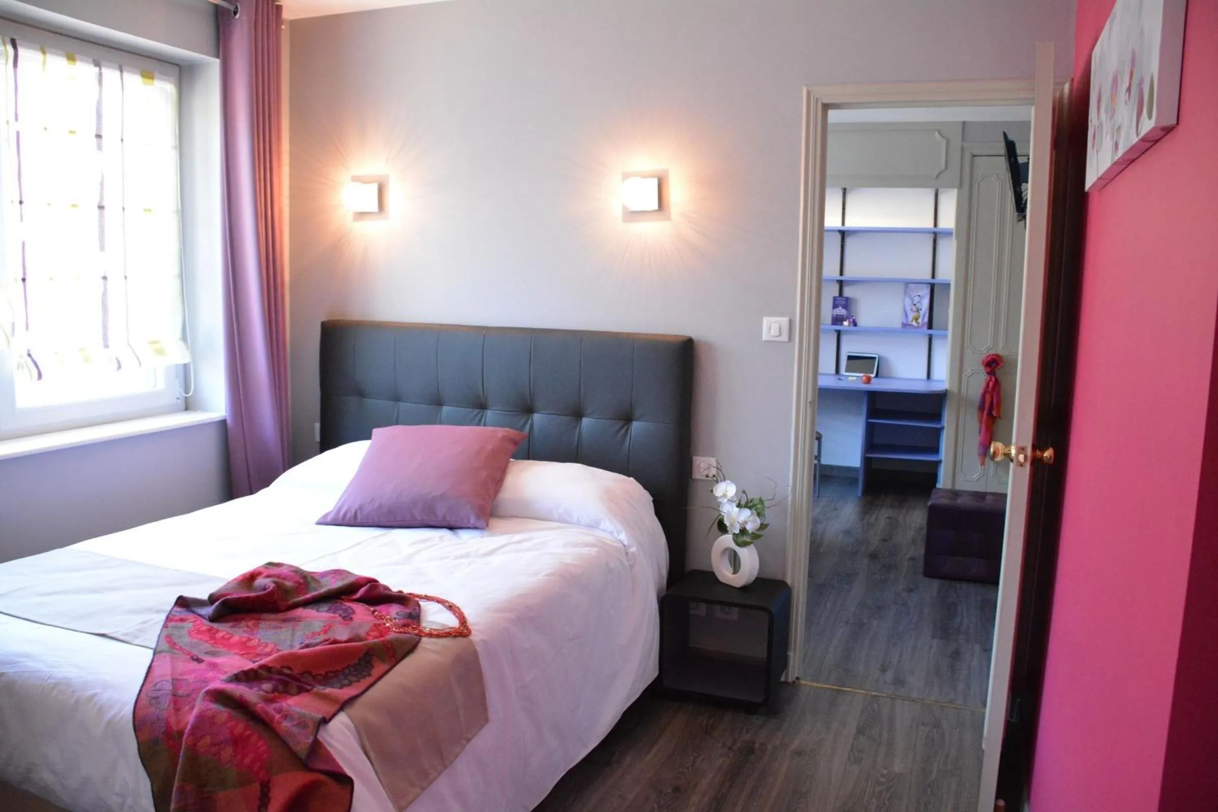 Photo of the whole room, Bed in Logis Hôtel Restaurant de France