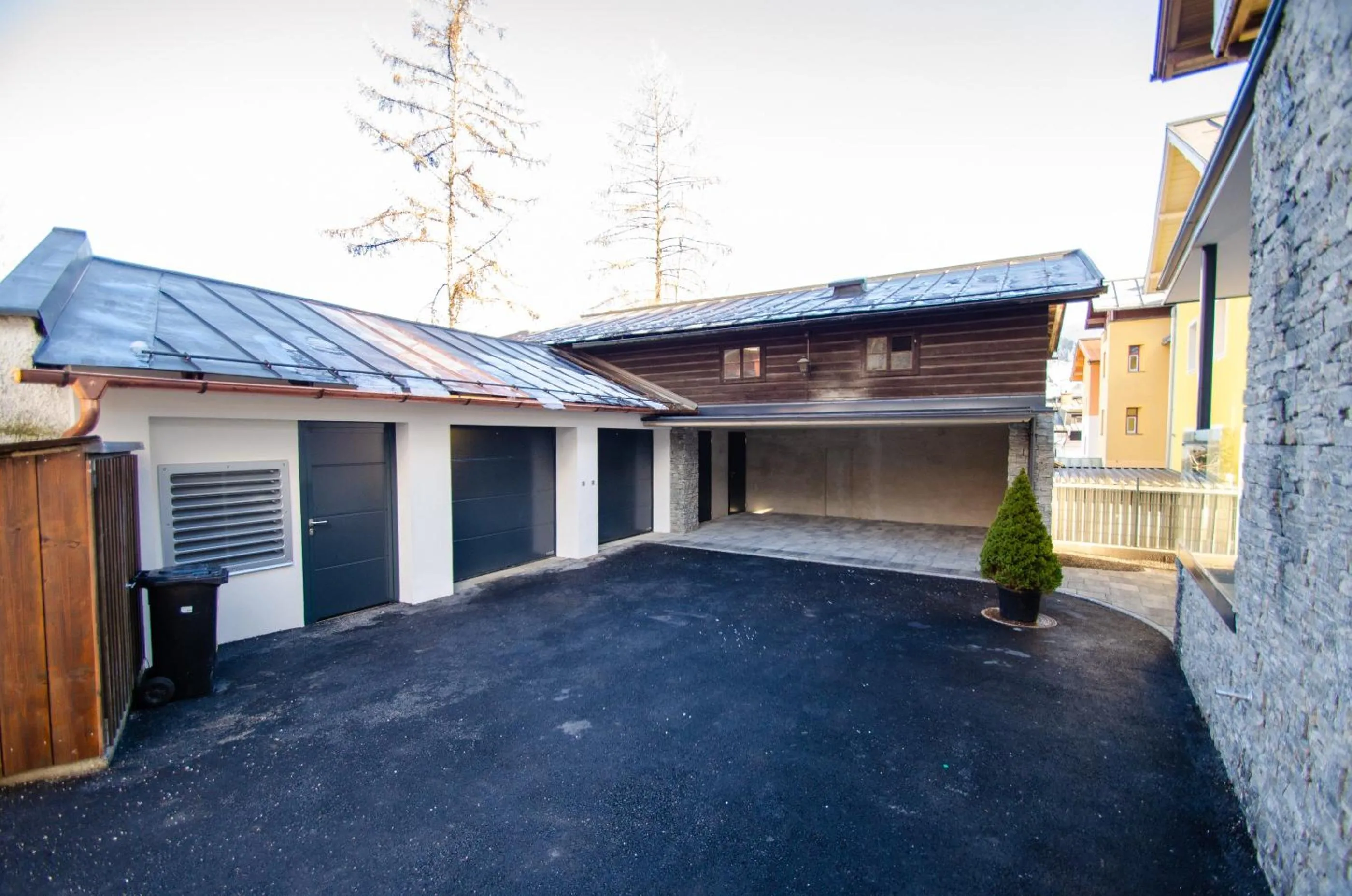 Property building in Finest Villa Zell am See by All in One Apartments incl SUMMER CARD