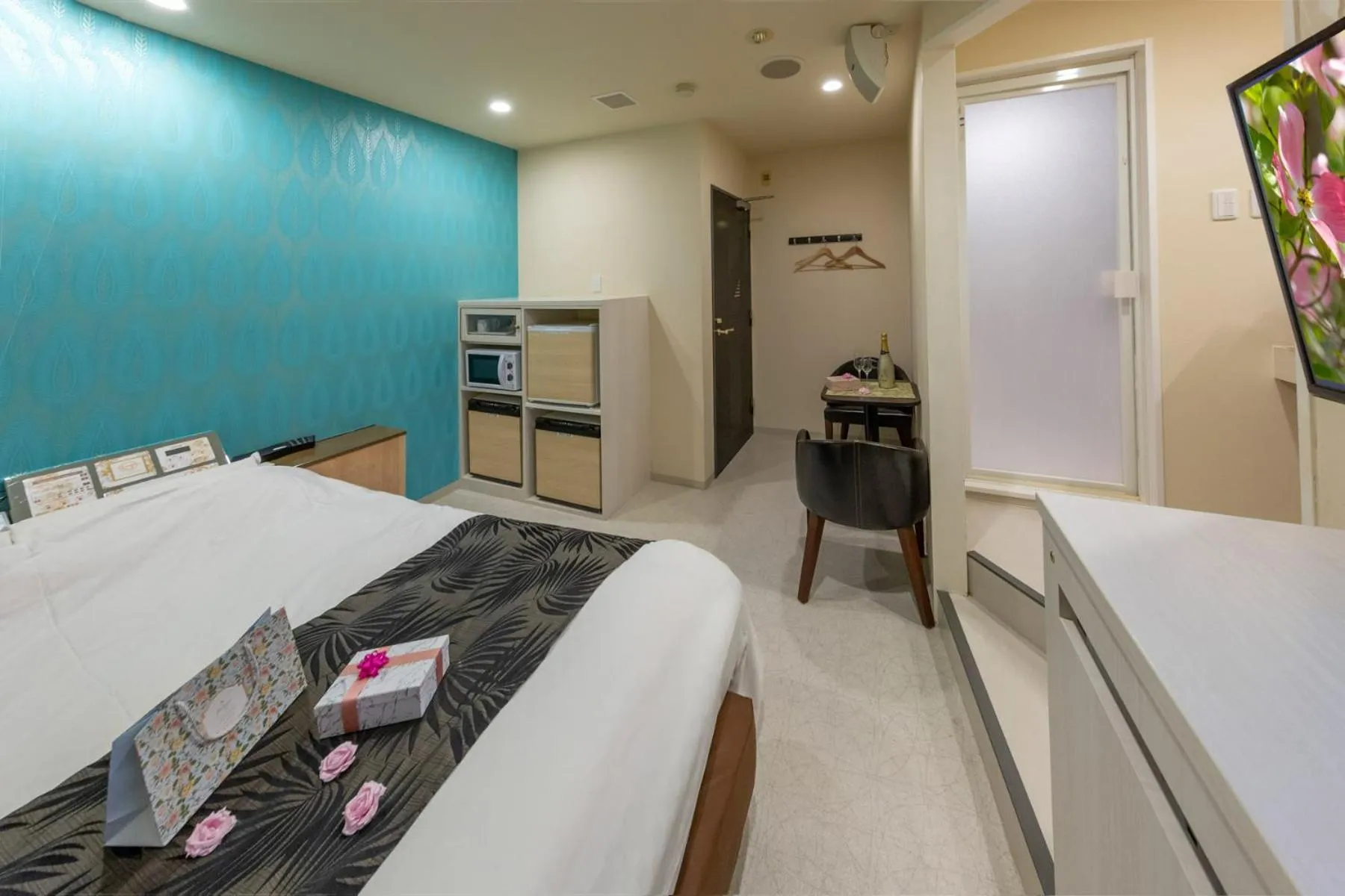 Photo of the whole room, Bed in Hotel ＧEM - Adult Only