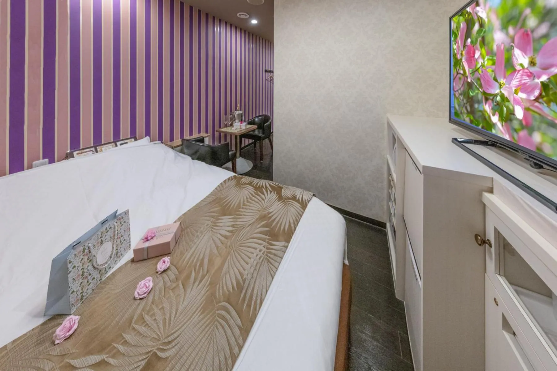 Photo of the whole room, Bed in Hotel ＧEM - Adult Only